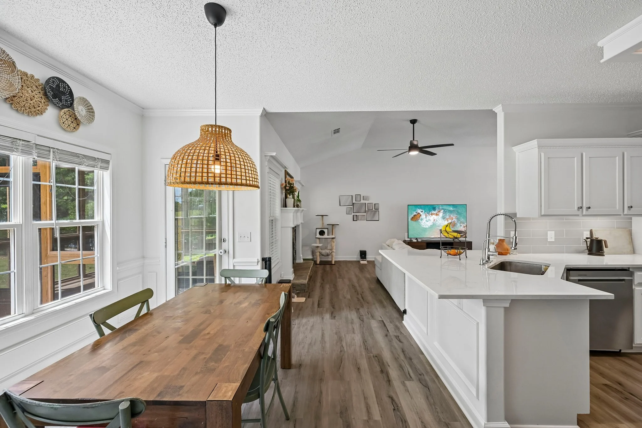 17-web-or-mls-Laurel Oaks Ln-S1305-017.jpg