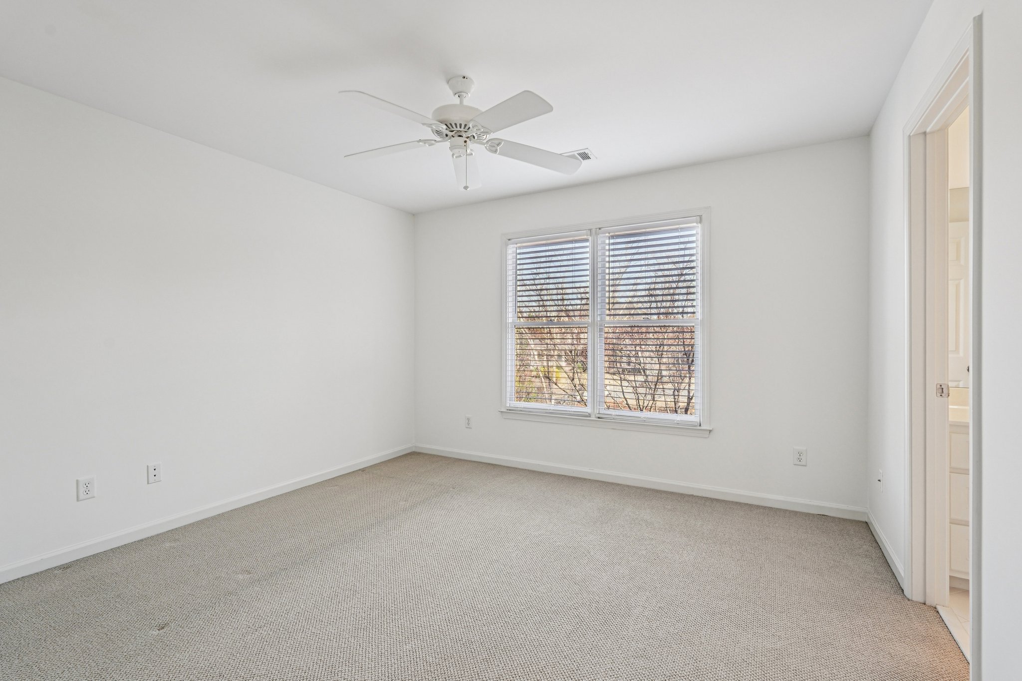 72-web-or-mls-Old Oak Trce-S1601-072.jpg