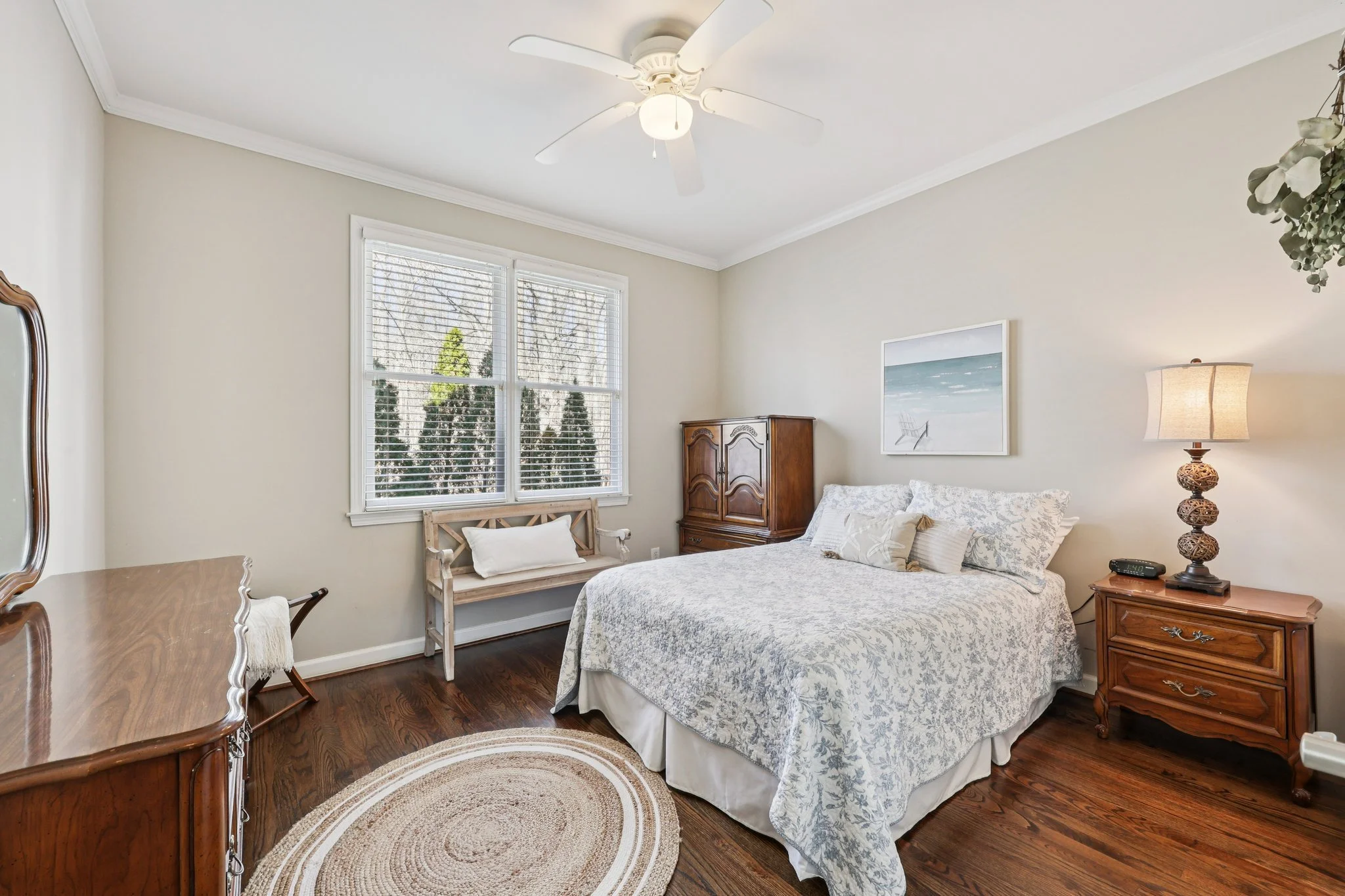 32-web-or-mls-Grand Ave-S2901-030.jpg