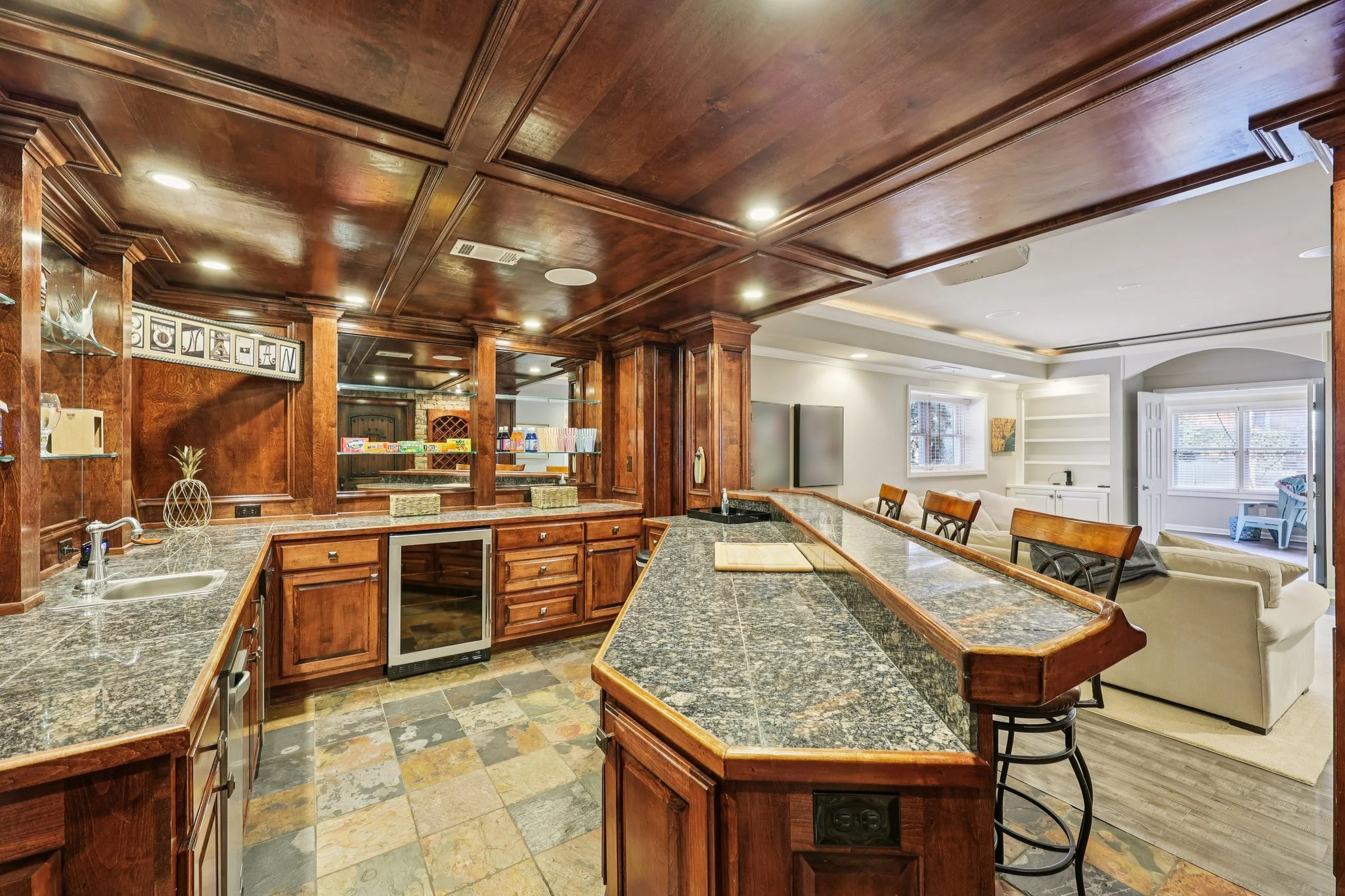 62-web-or-mls-Grand Ave-S2901-060.jpg