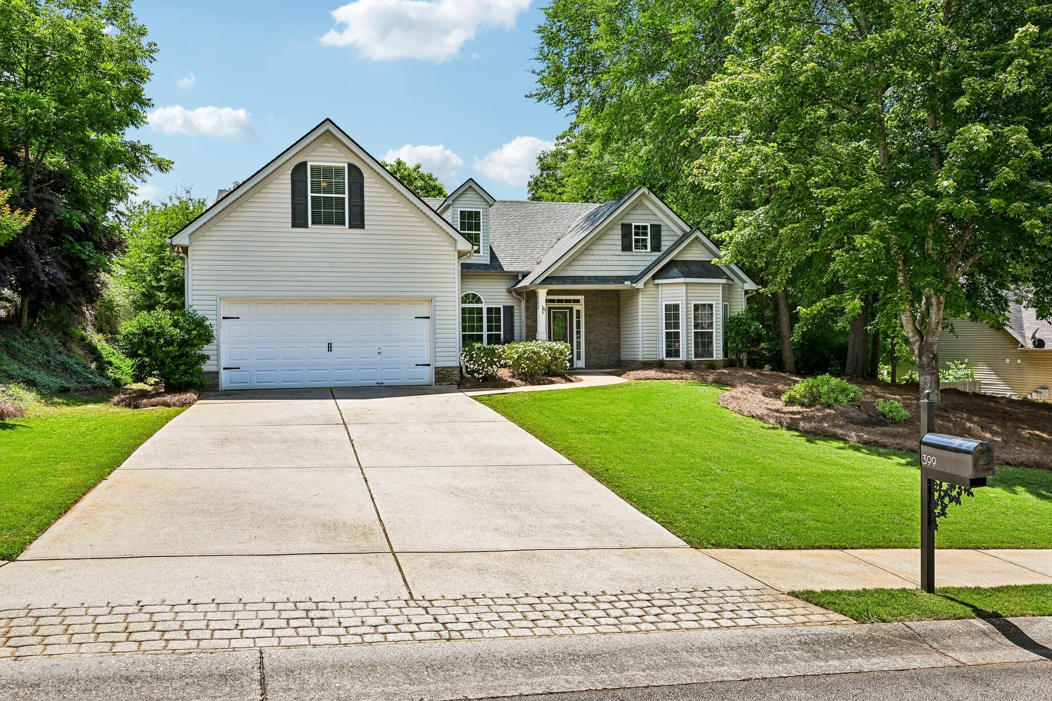 2-web-or-mls-Laurel Oaks Ln-S1305-002.jpg