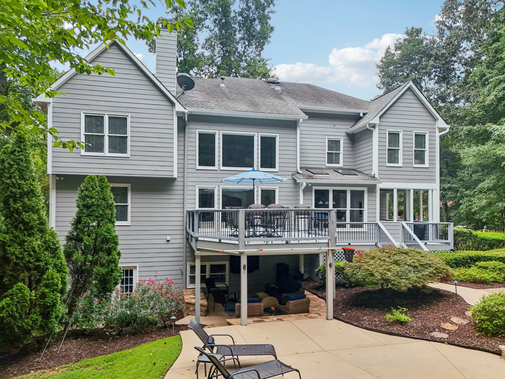 43-web-or-mls-Grand Ave-S2308-043.jpg