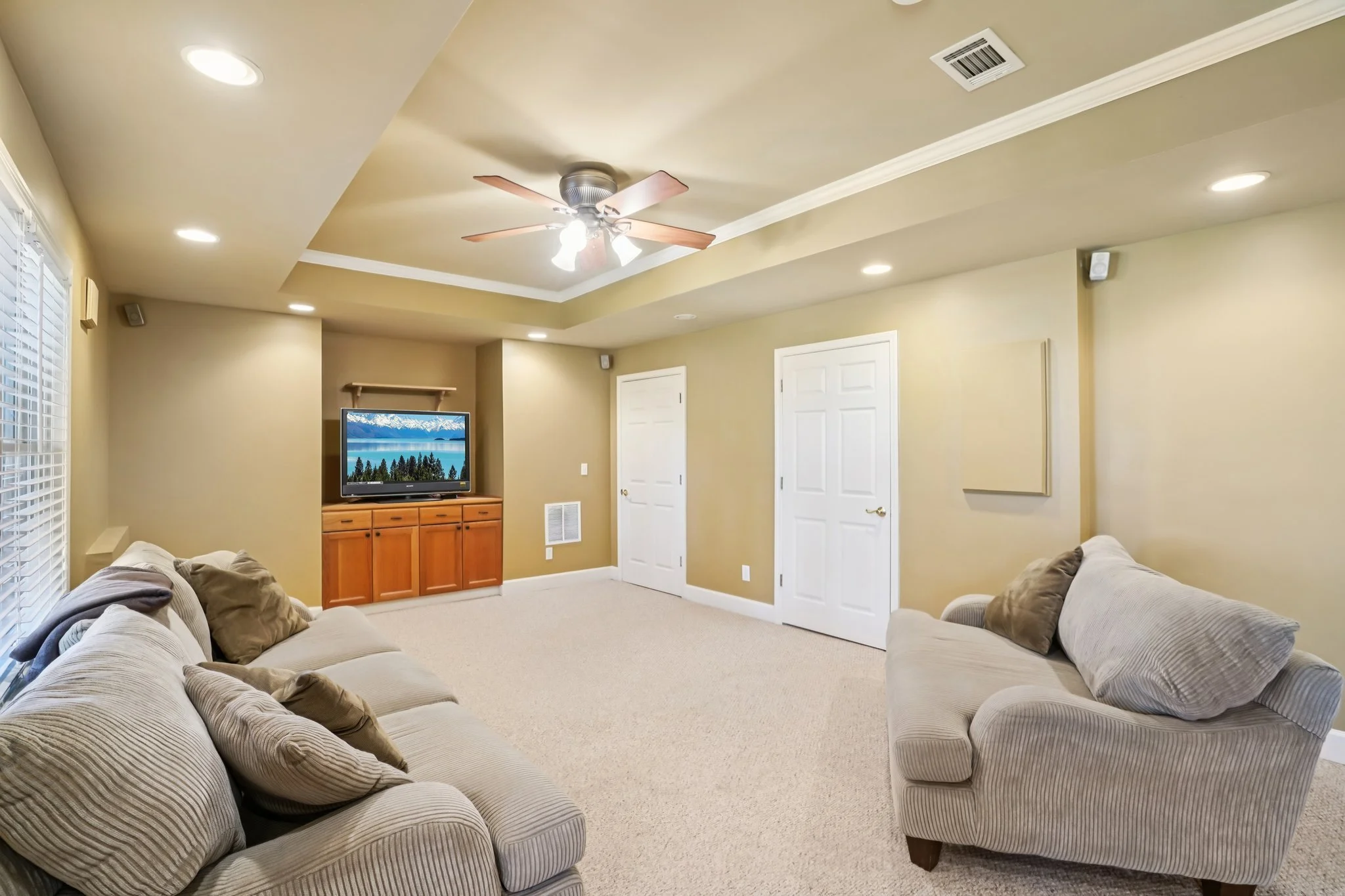 42-web-or-mls-Stonehill Way-S1803-042.jpg