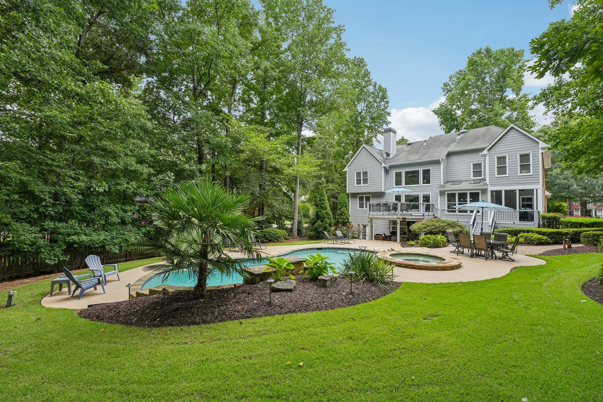 21-web-or-mls-Grand Ave-S2308-021.jpg