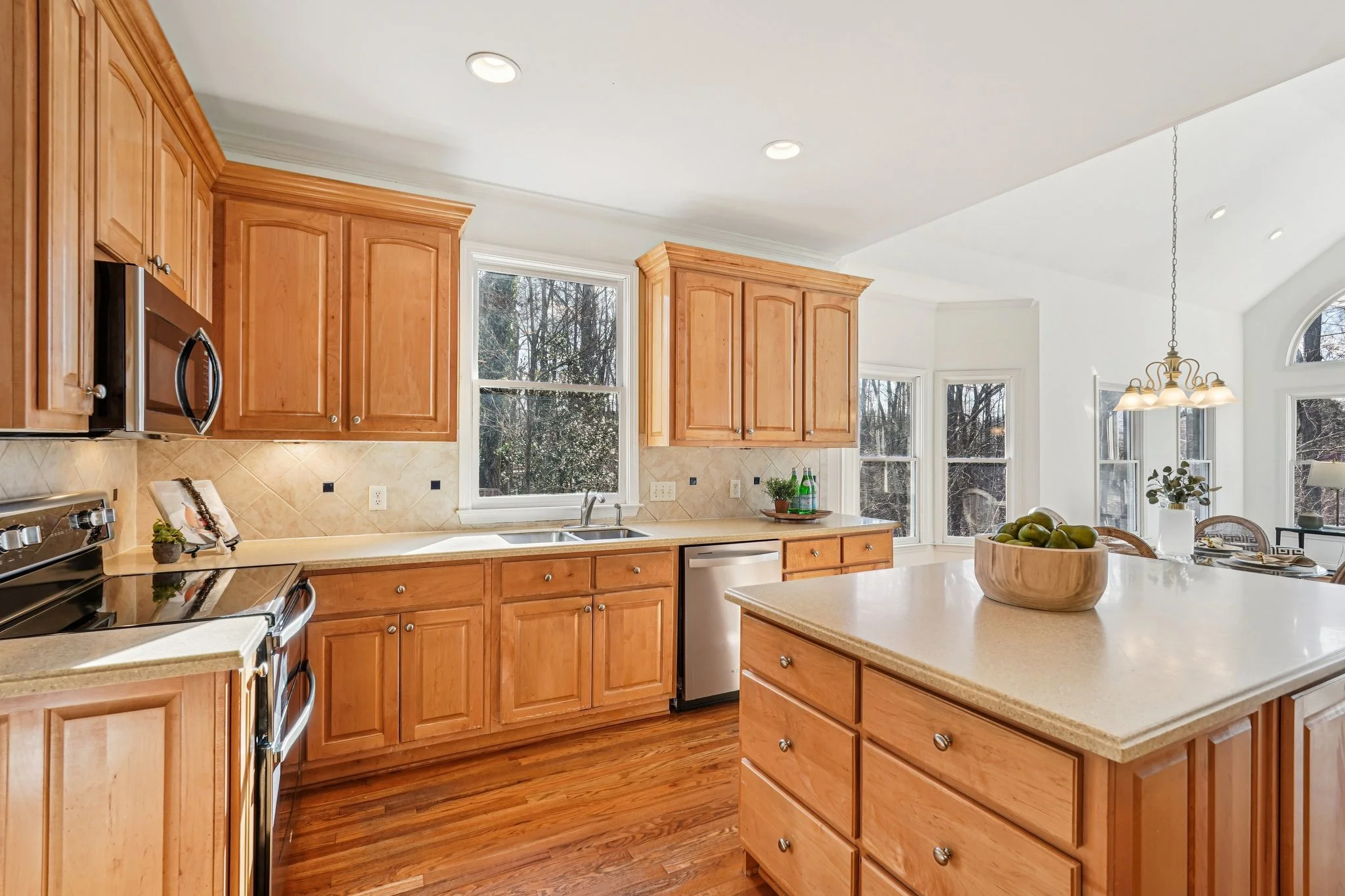 29-web-or-mls-Old Oak Trce-S1601-029.jpg