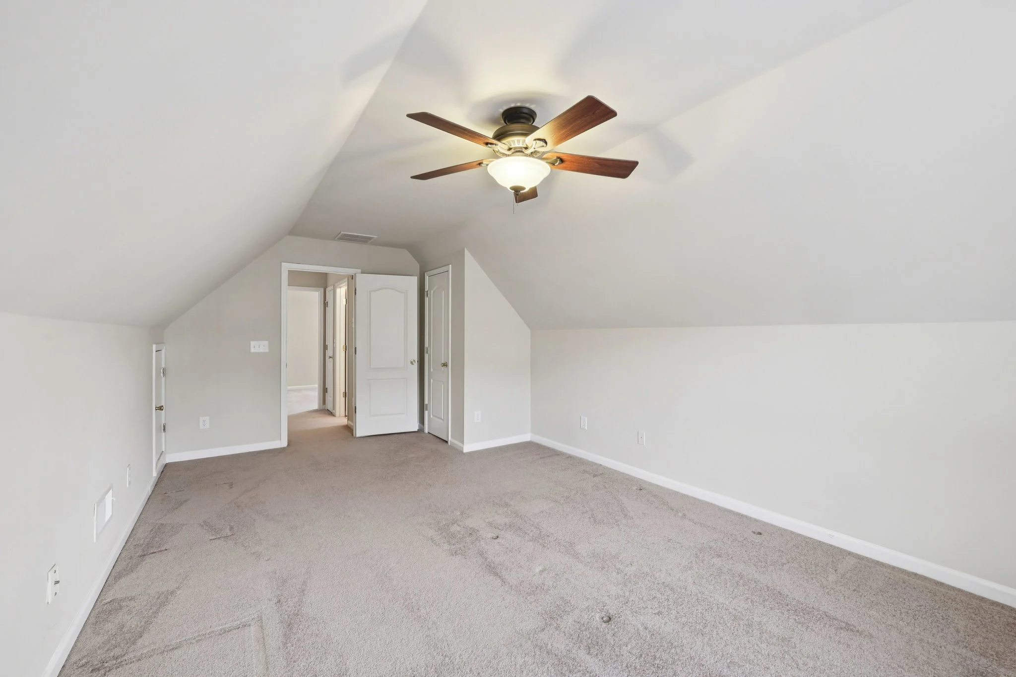 40-web-or-mls-The Commons Dr-S0502-036.jpg