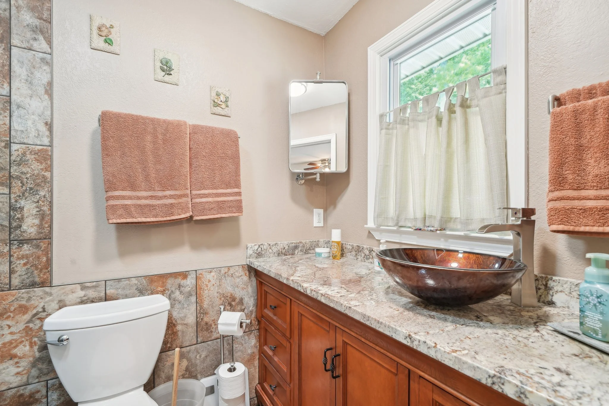 18-web-or-mls-Plantation Dr-0705-018.jpg