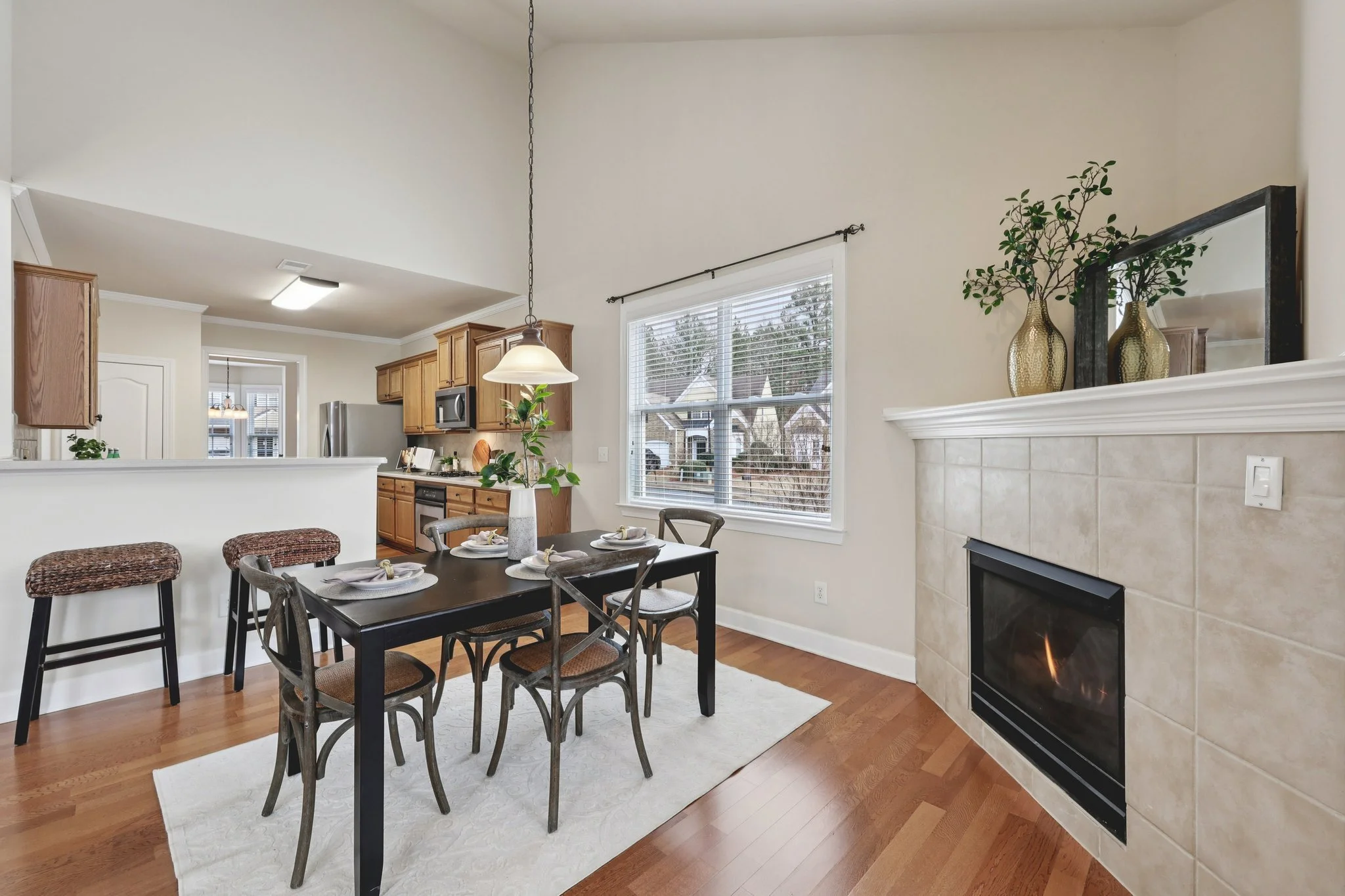 17-web-or-mls-The Commons Dr-S0502-013.jpg