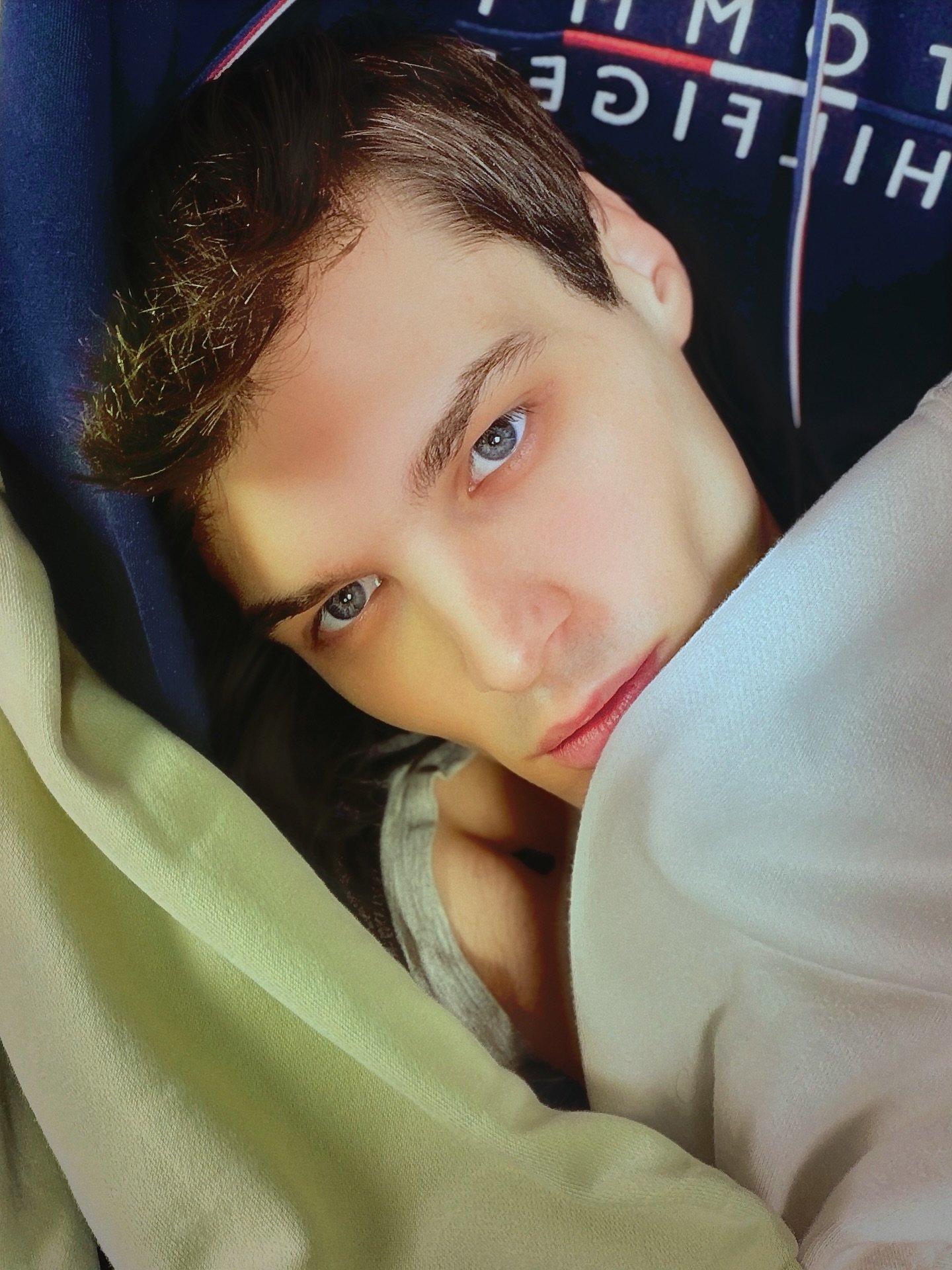 What to Wear 

Trying some stuff with the new phone, what do we think?