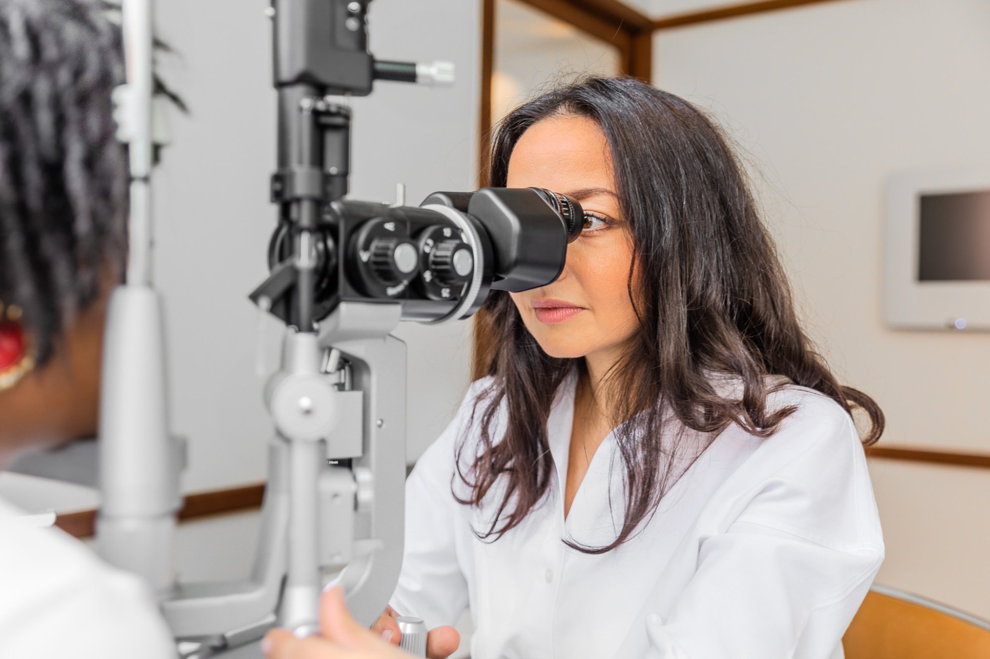 Dr. SALAH-MABED - Examen lampe à fente ophtalmologie Paris 5