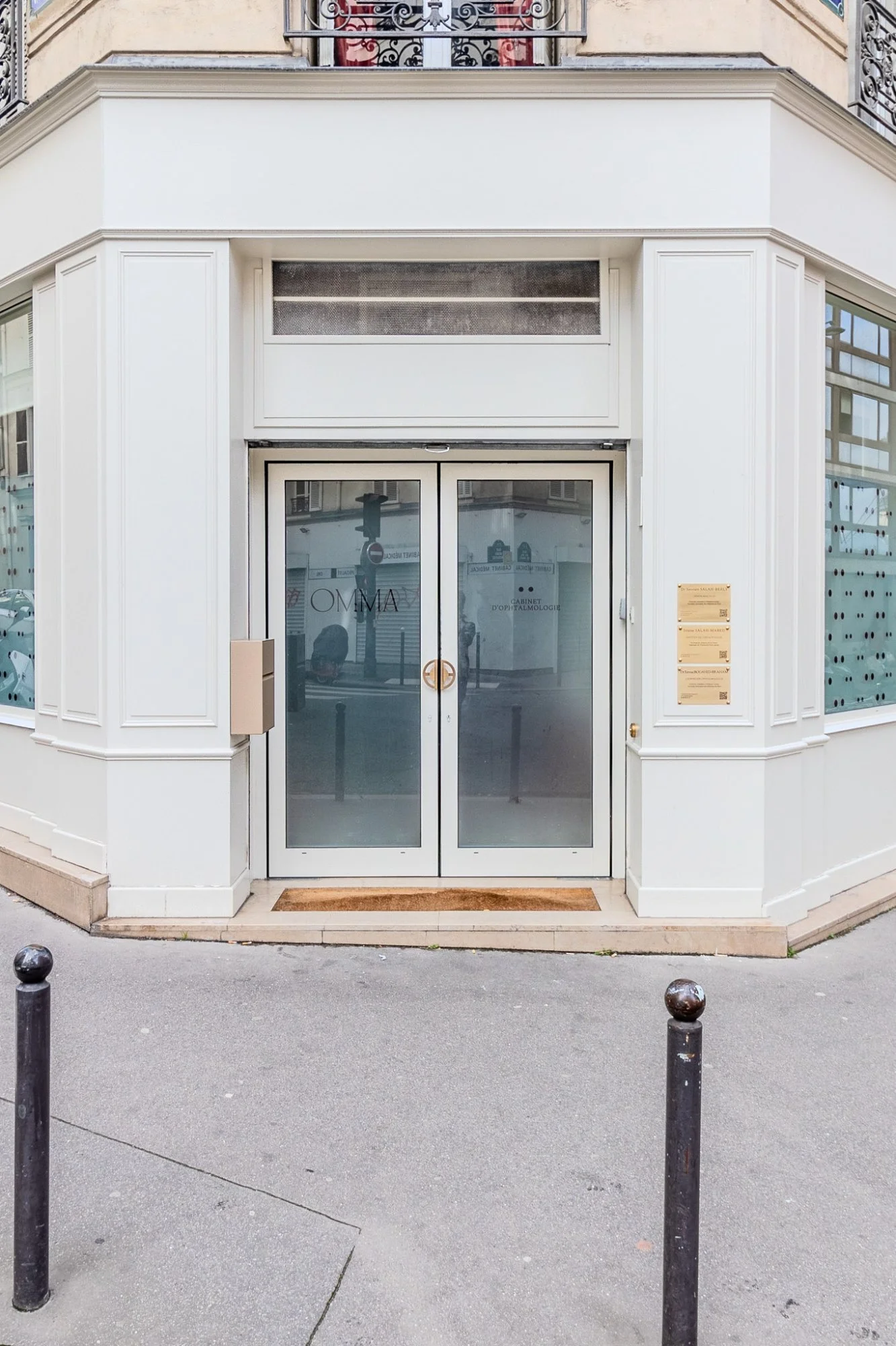 Entrée du cabinet OMMA - Contactologie spécialisée Paris 5