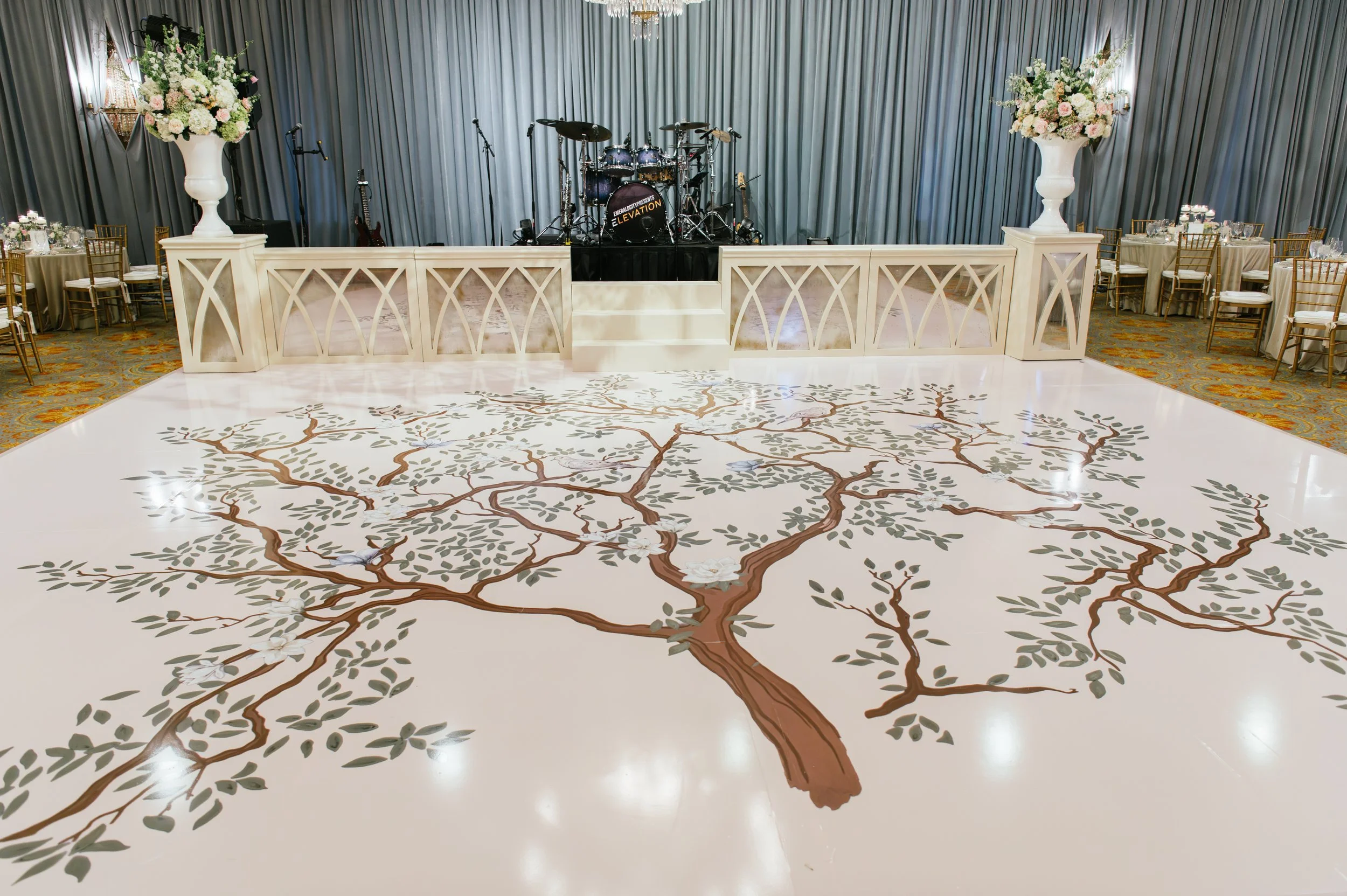MattandJulieWeddingsAllie+MatthewMarried608.jpg