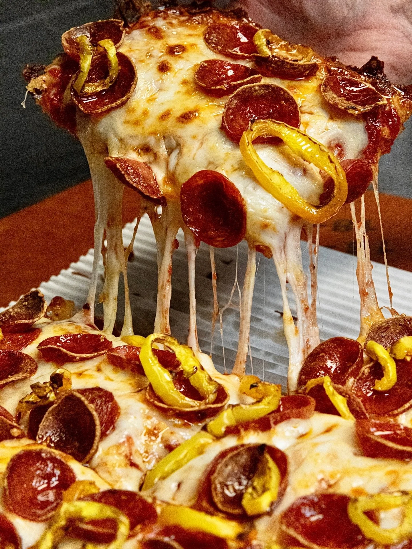 Brent's pick (always and forever): The Mario

Red sauce, whole milk mozzarella, @ezzosausageco cup and char pepperoni, banana peppers, finished with Hot Honey

This could bring peace to the Mushroom Kingdom‼️

Ok love you bbbbyyyyeeeeeeeeeeee

#peppe