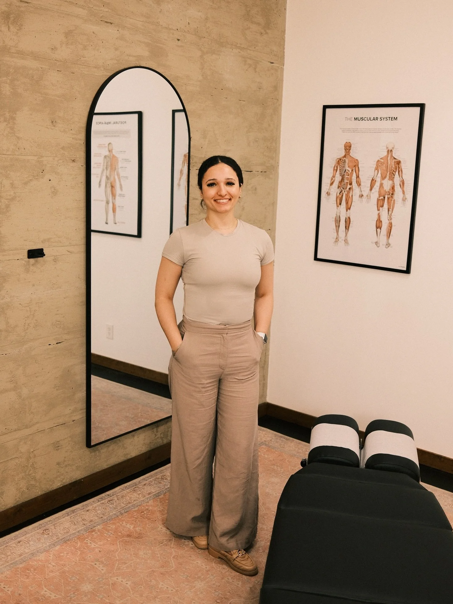 Our team is growing 🤍
 We&rsquo;re so excited to finally emphasize the &ldquo;Collective&rdquo; in Collective Wellness Chiropractic, offering you more office hours and access to another amazing chiropractor.

Please join me in welcoming Dr. Annessa 