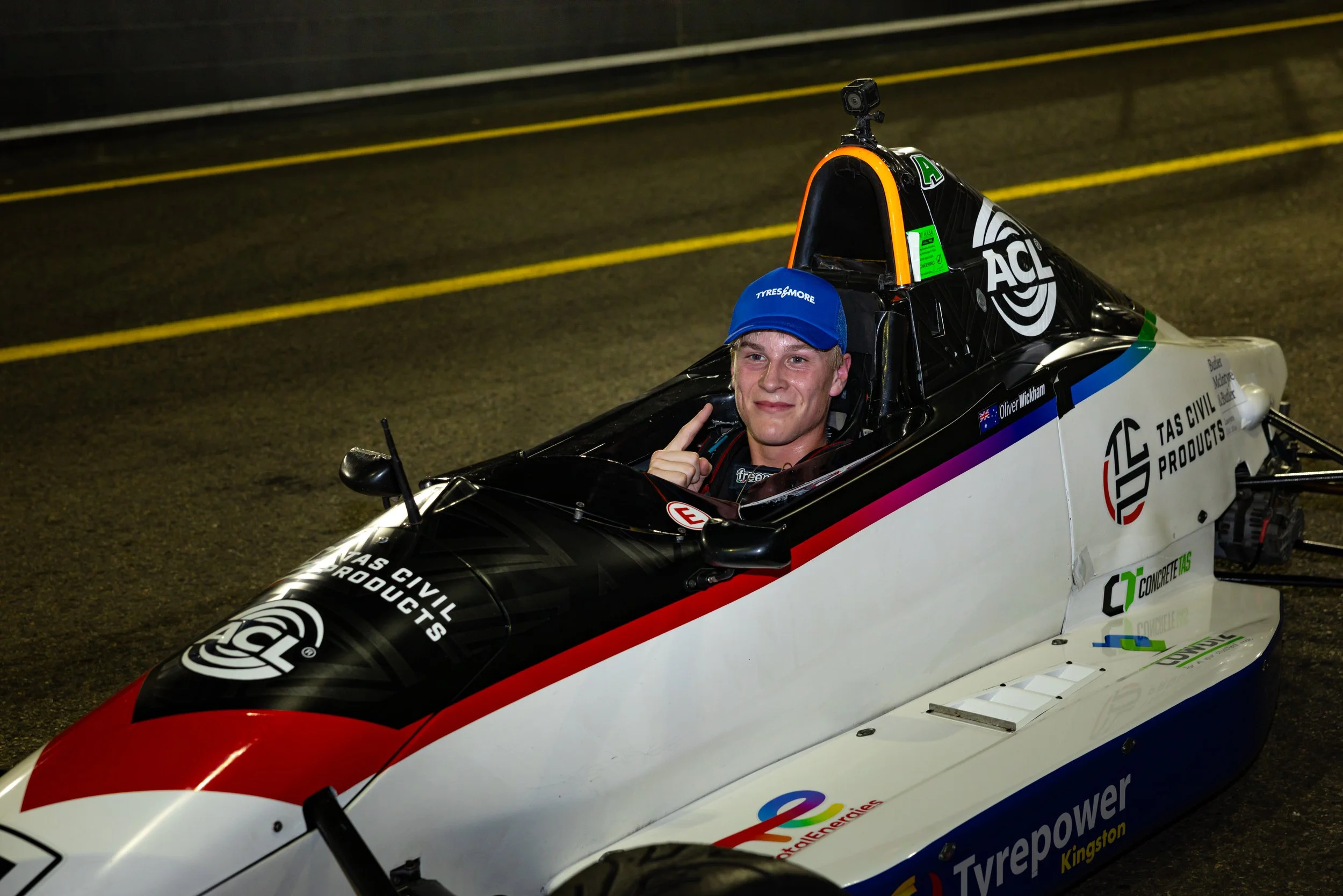 Oli Wickham scores thrilling Yokohama Tyre AASA Australian Formula Ford Championship victory in Sydney opener