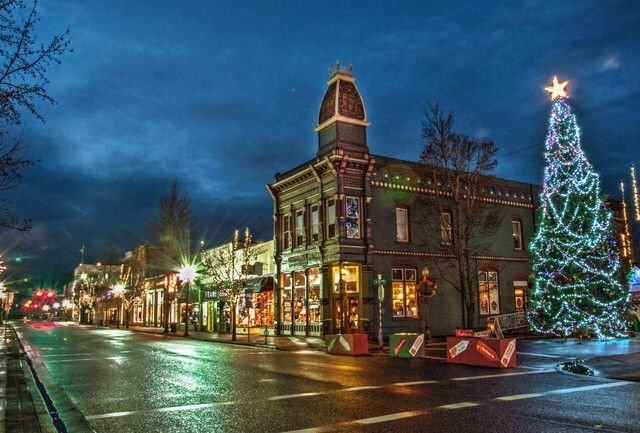 Holiday Boutiques To Visit in Downtown Grants Pass