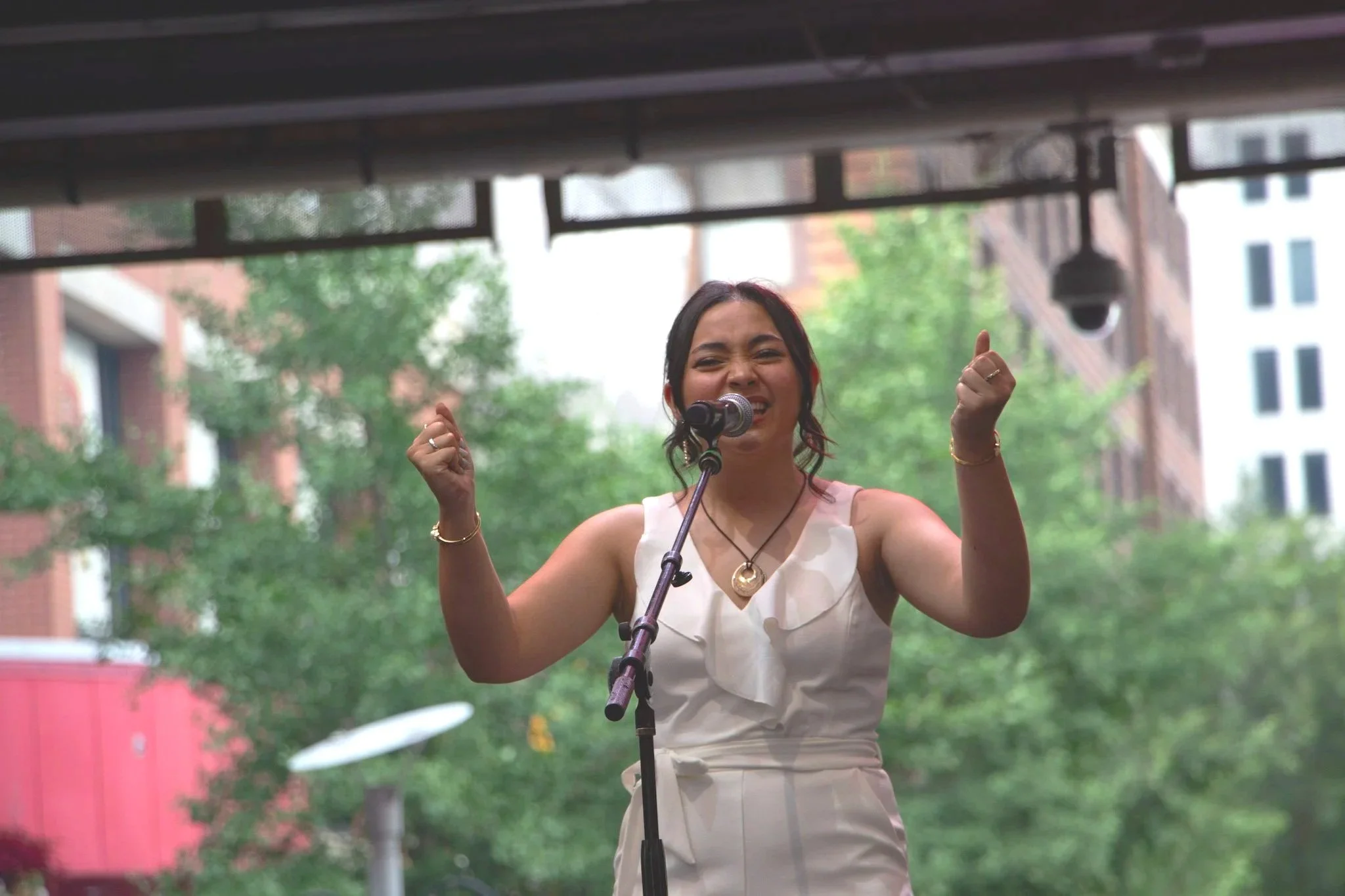 Jirah DiCapua sings "If I Can't Have You." (Photo by McKenzie Gary, 2026.)