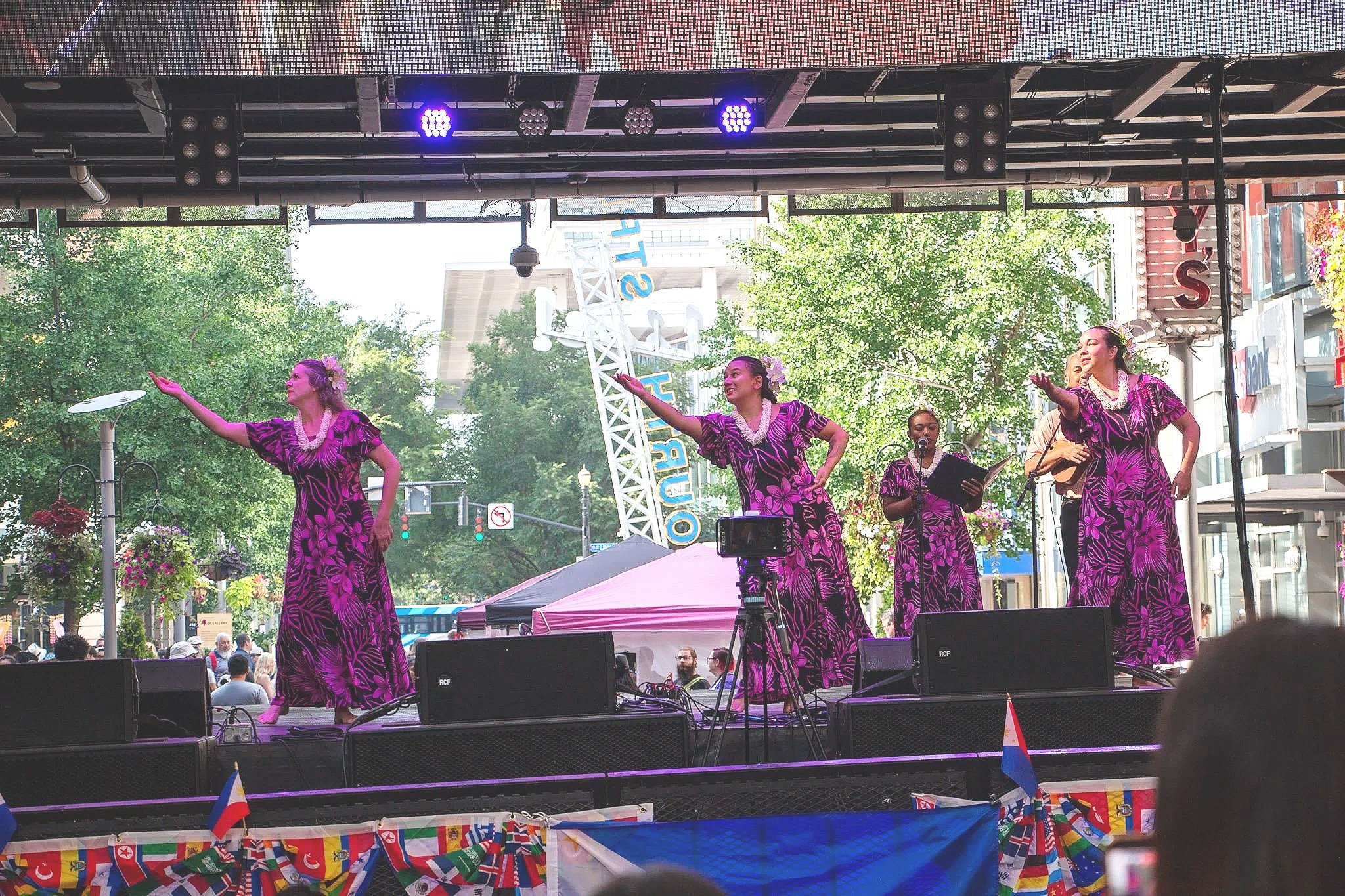 Hui Kaululehua perform Hawaiian dance. (Photo by McKenzie Gary, 2026.)
