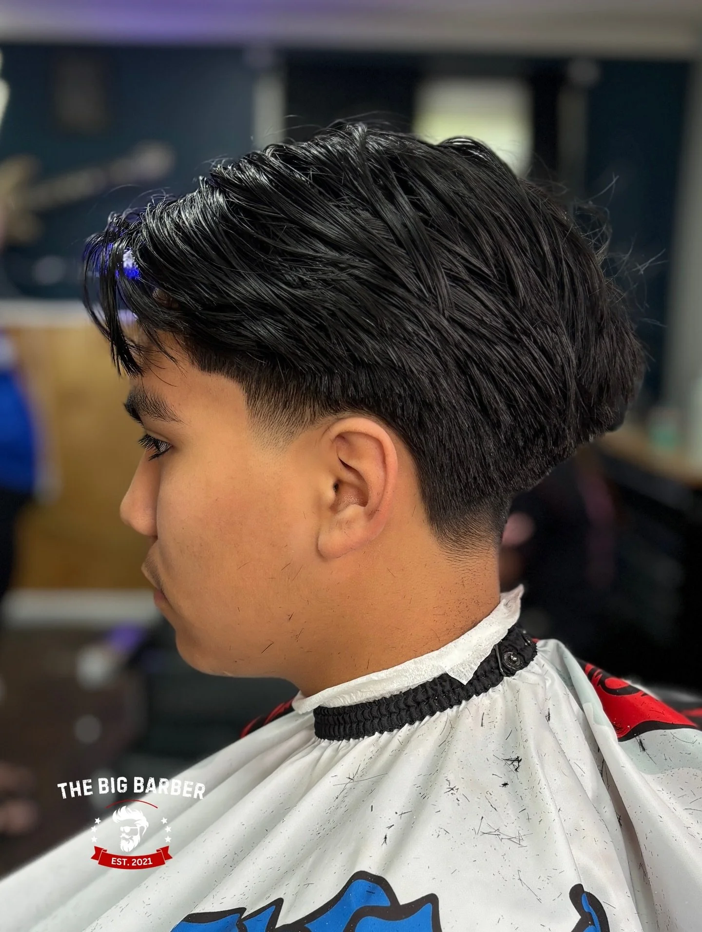 He said middle part shirt curtain bangs with tapers and a blowout in the back&hellip;.a tall order but we did it! 💪🏻💈

#knoxville #knoxvillebarber #knoxvillebarbers #knoxvillebarbershops #knoxvillebarbershop #barberknoxville #barbershopknoxville #