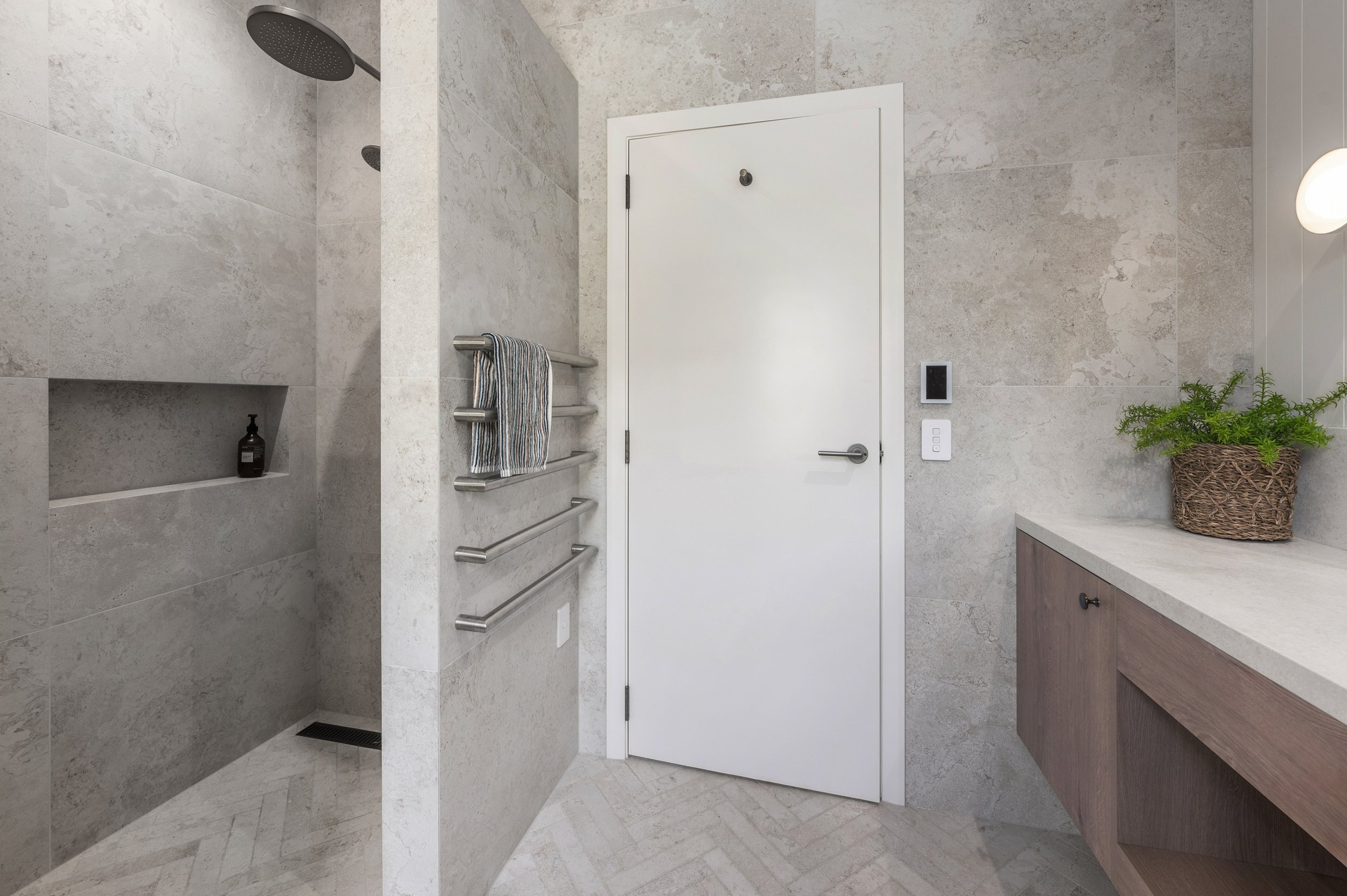 Acacia Rd - Ensuite.jpg