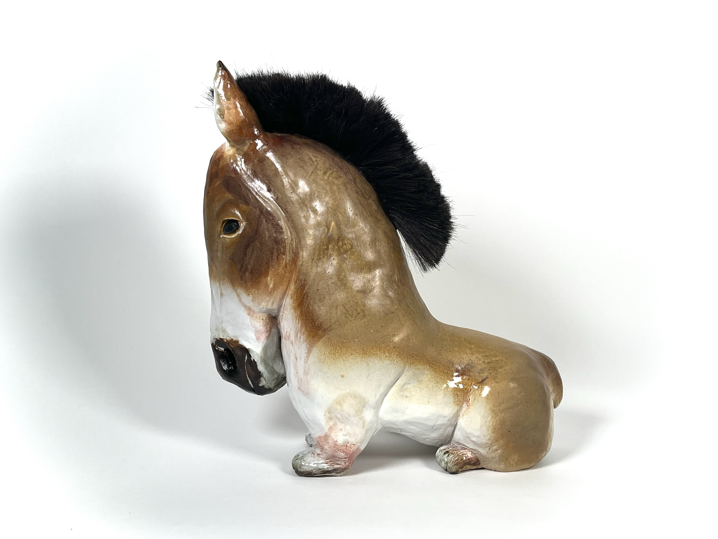 Horsedog (Rook), 2025, Ceramic and Horse hair
