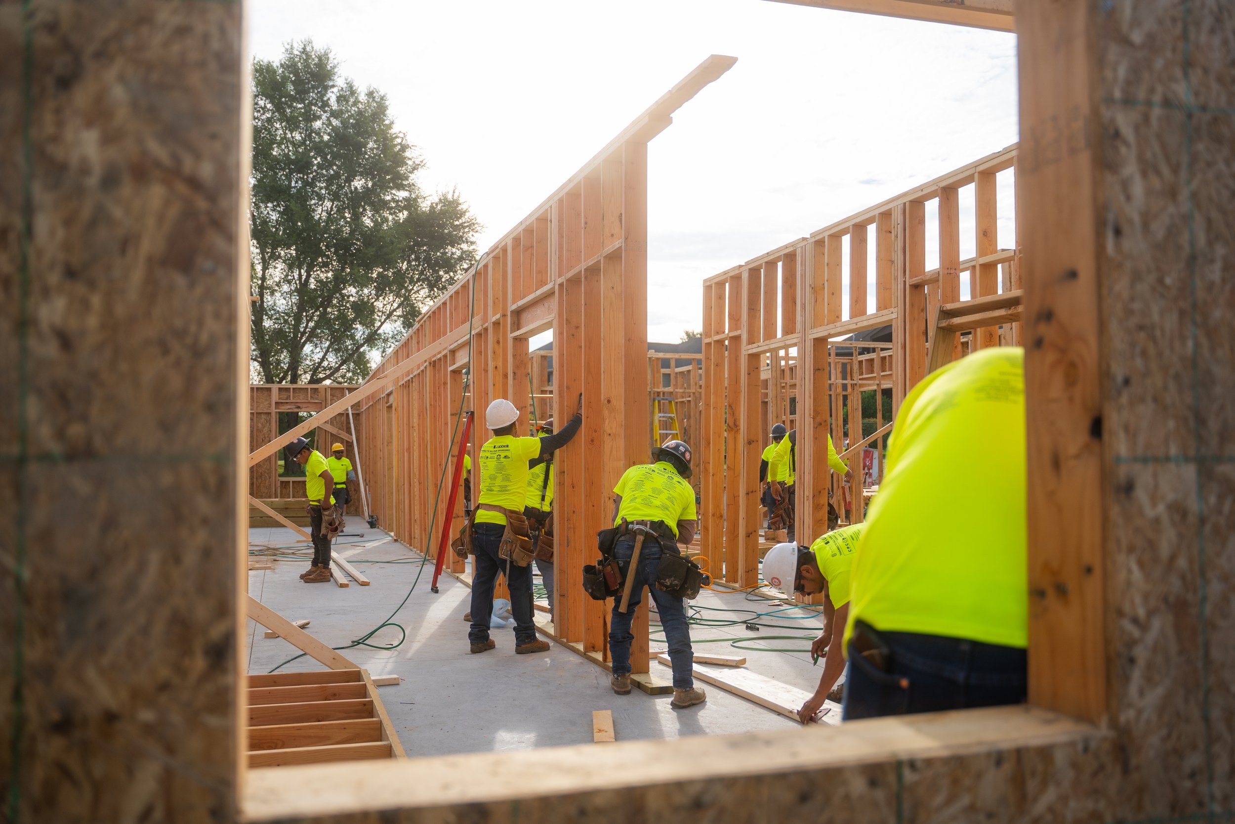 HRC_Homes_For_Hope_Extreme_Build_2024_Photos-56.jpg