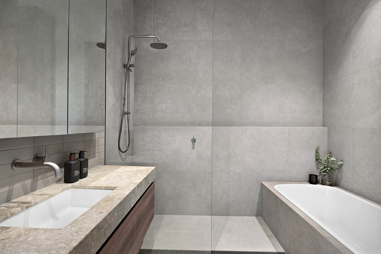 14-Bathroom.jpg