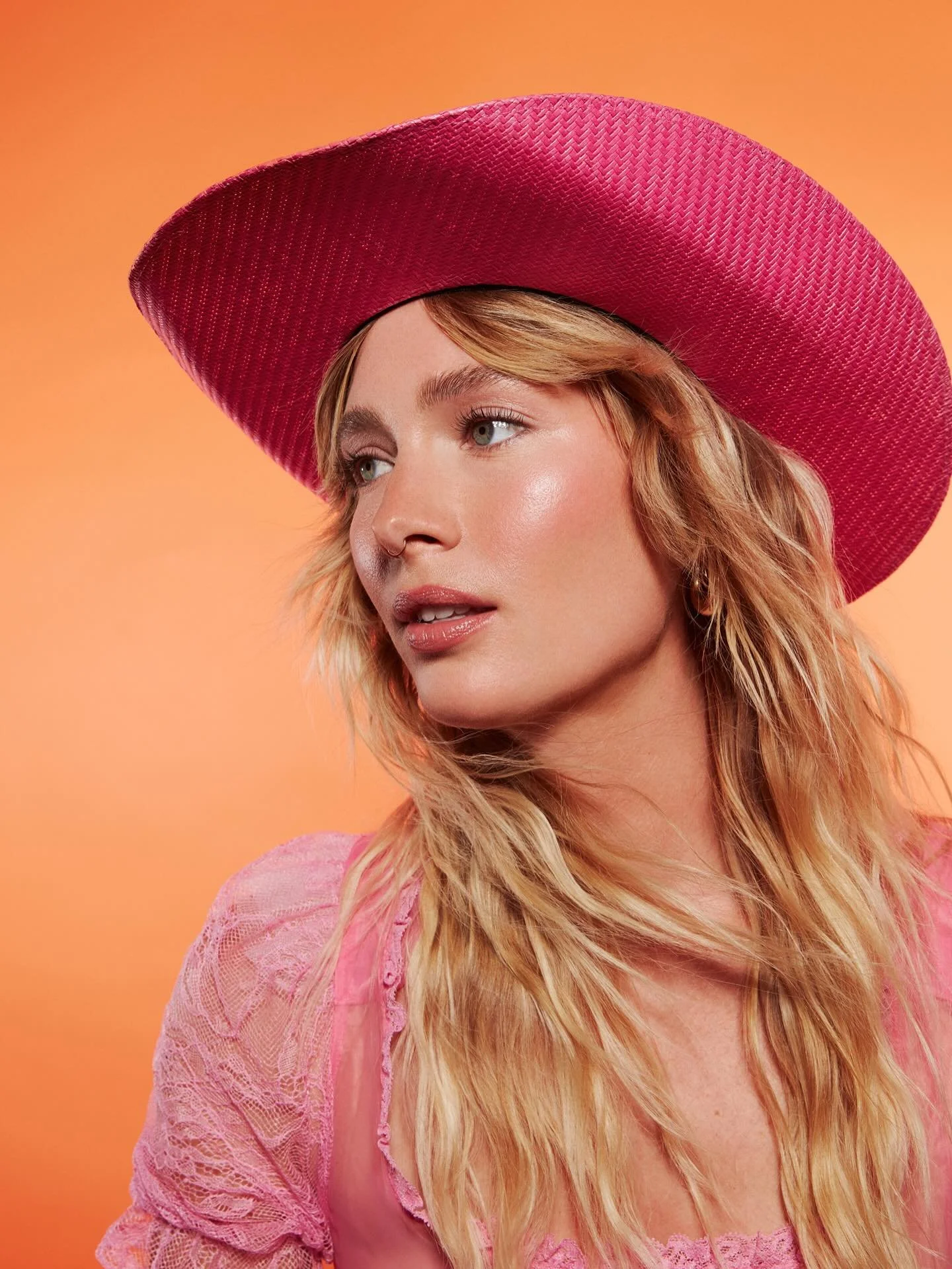 Gorgeous @karlilar 💕
Shot by @bethsternbaum 
Hair @haileyadickeshair 

#makeup #makeupartist #lamakeupartist #losangelesmakeupartist #beauty