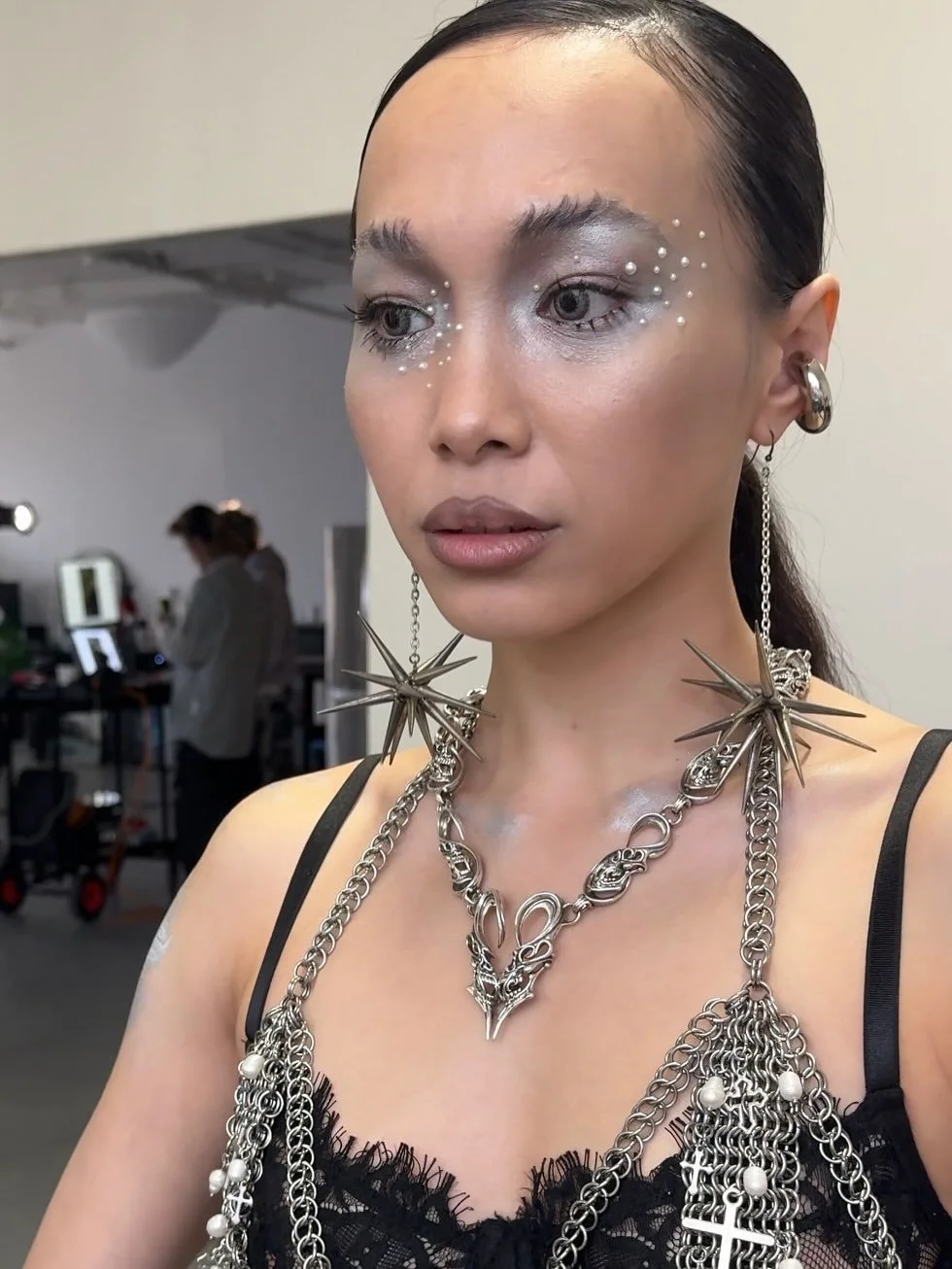 Some BTS from a fun editorial shoot with @itsjyeeeee 
Hair @darrenhauhair 
Wardrobe @styleisnu 
Makeup by me 

#makeupartist #lamua #losangelesmakeupartist #editorial