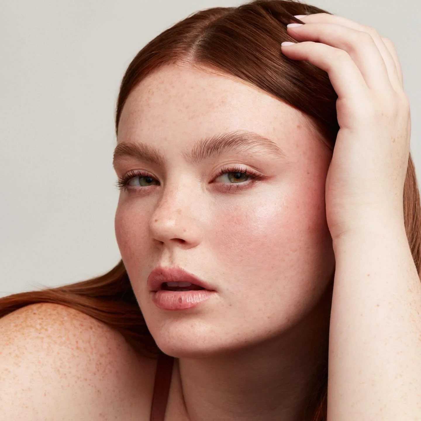 Soft liner + freckles @miaeblum 

With my day 1 @bethsternbaum 

#makeup #makeupartist #beauty #lamakeupartist #losangelesmakeupartist