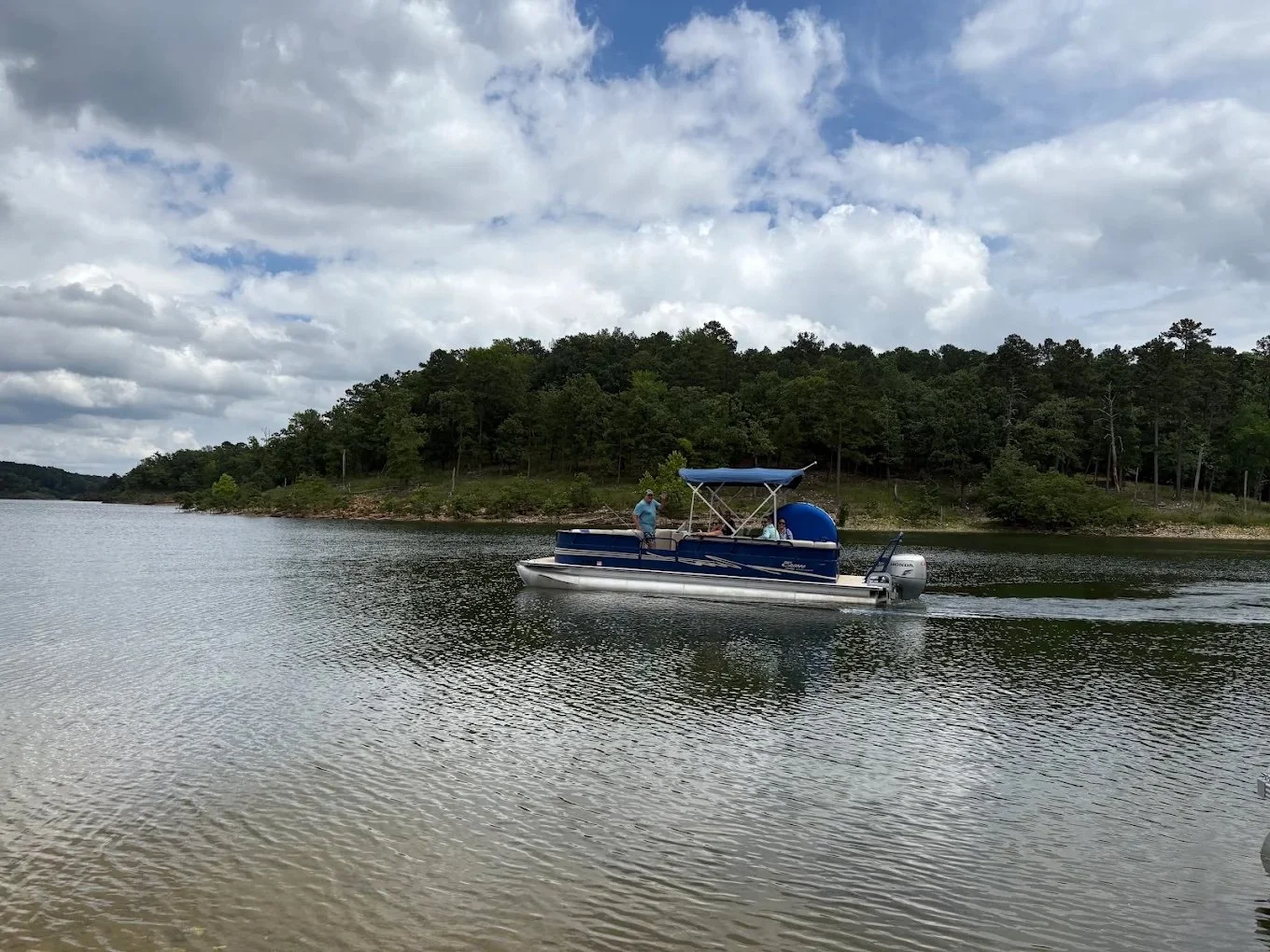 Fun family outing on Broken Bow Lake with a pontoon boat rental.