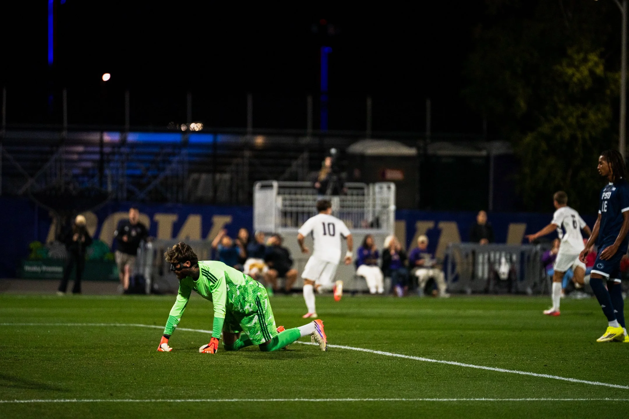 mens UW soccer-3.jpg