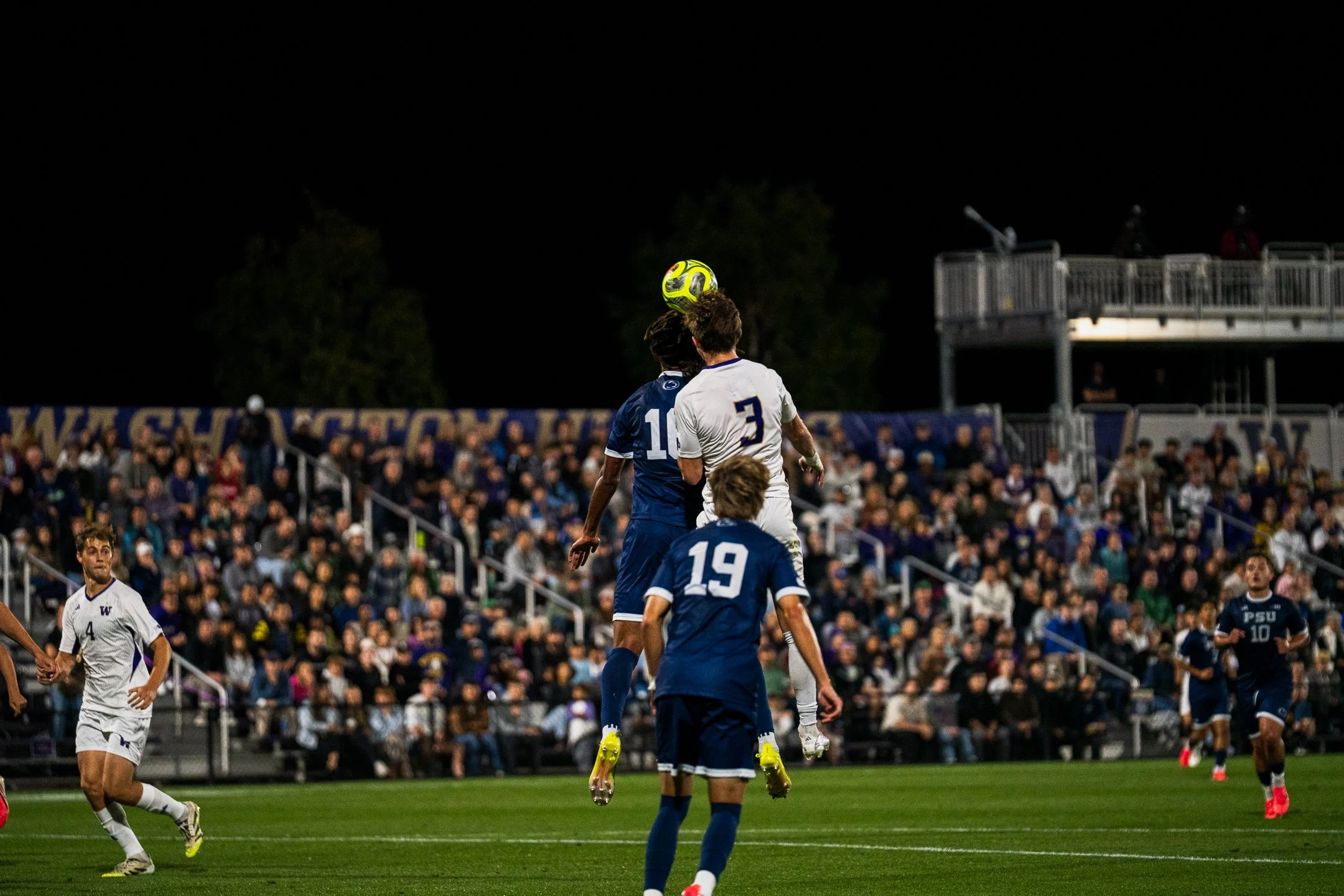 mens UW soccer-4.jpg