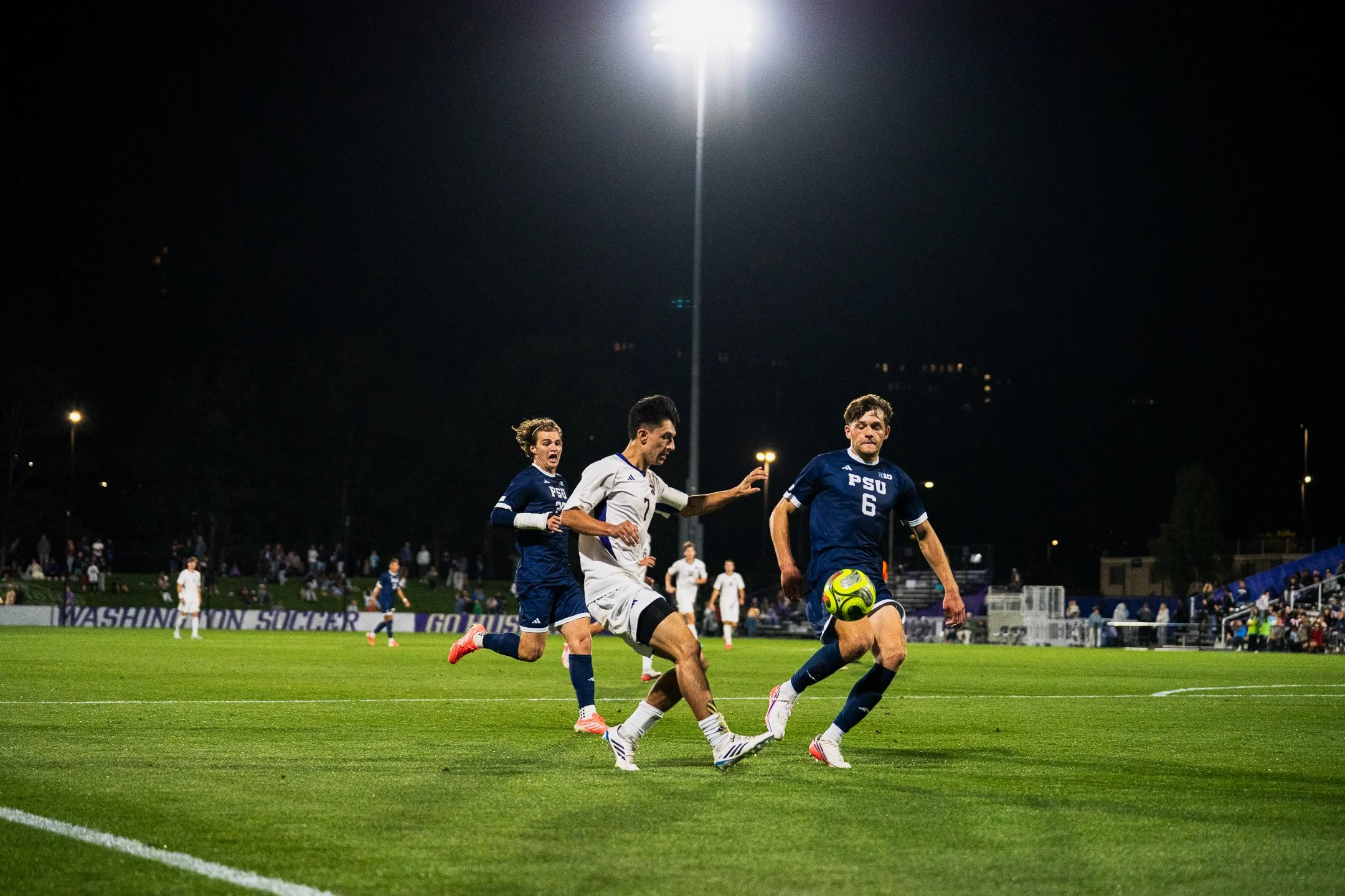 mens UW soccer-10.jpg