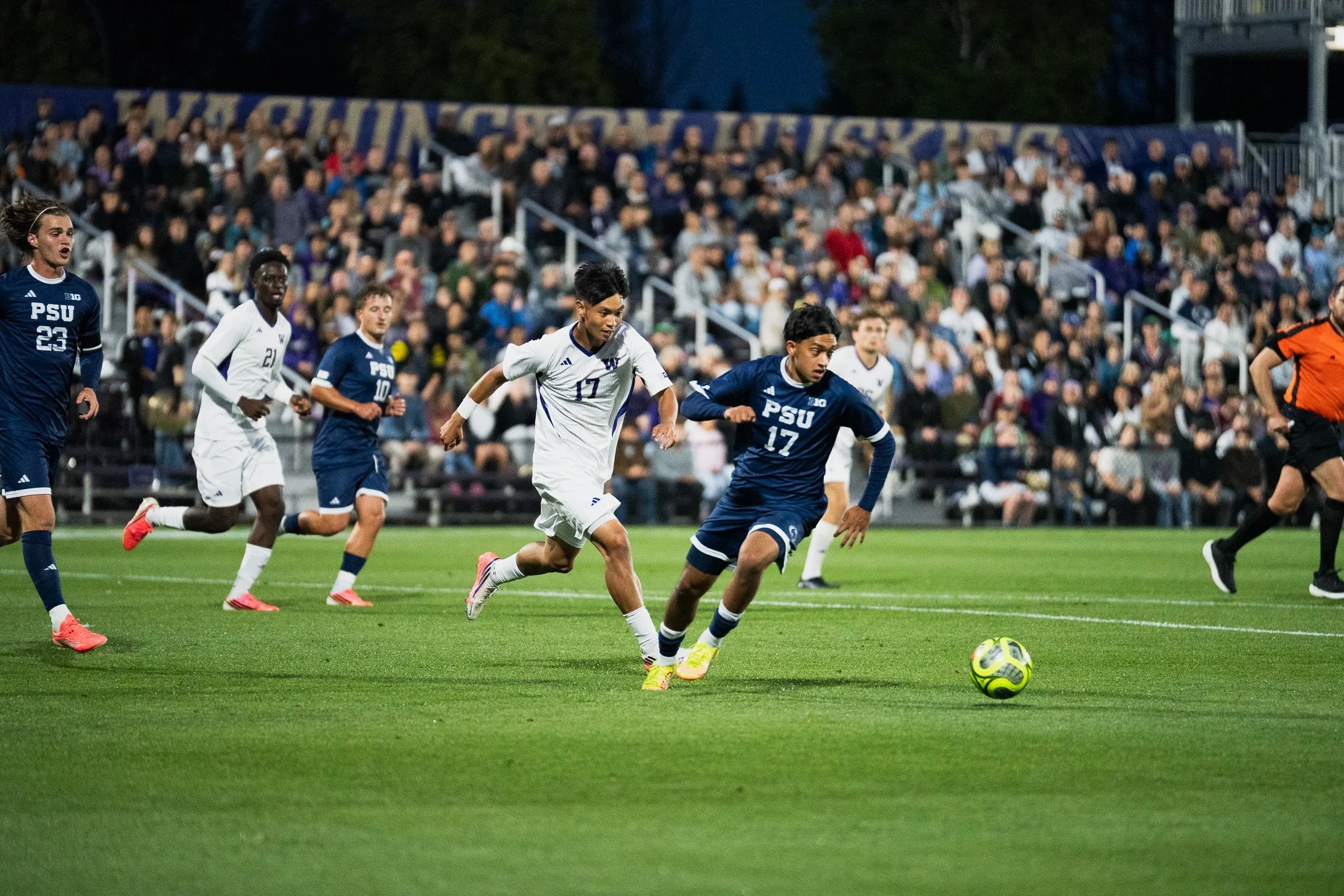mens UW soccer-1.jpg