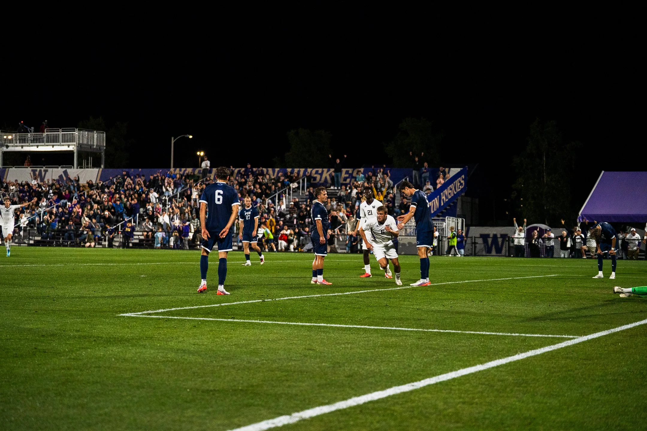 mens UW soccer-15.jpg
