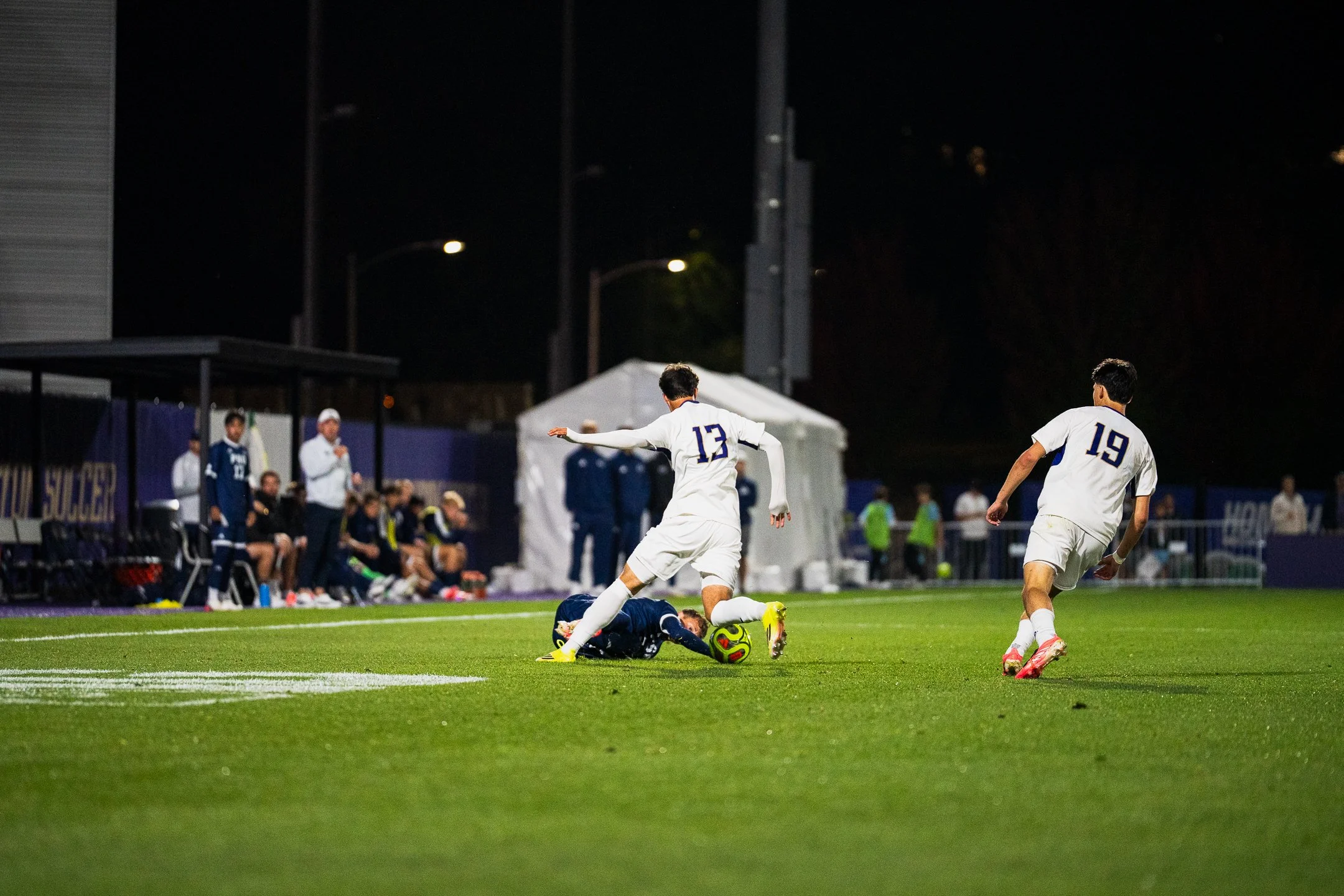 mens UW soccer-8.jpg