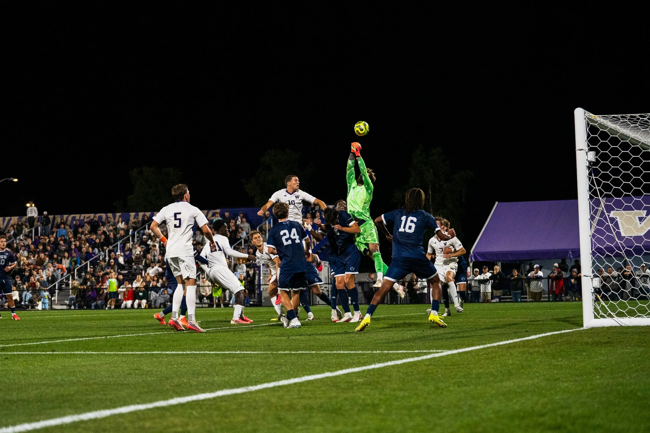 mens UW soccer-9.jpg