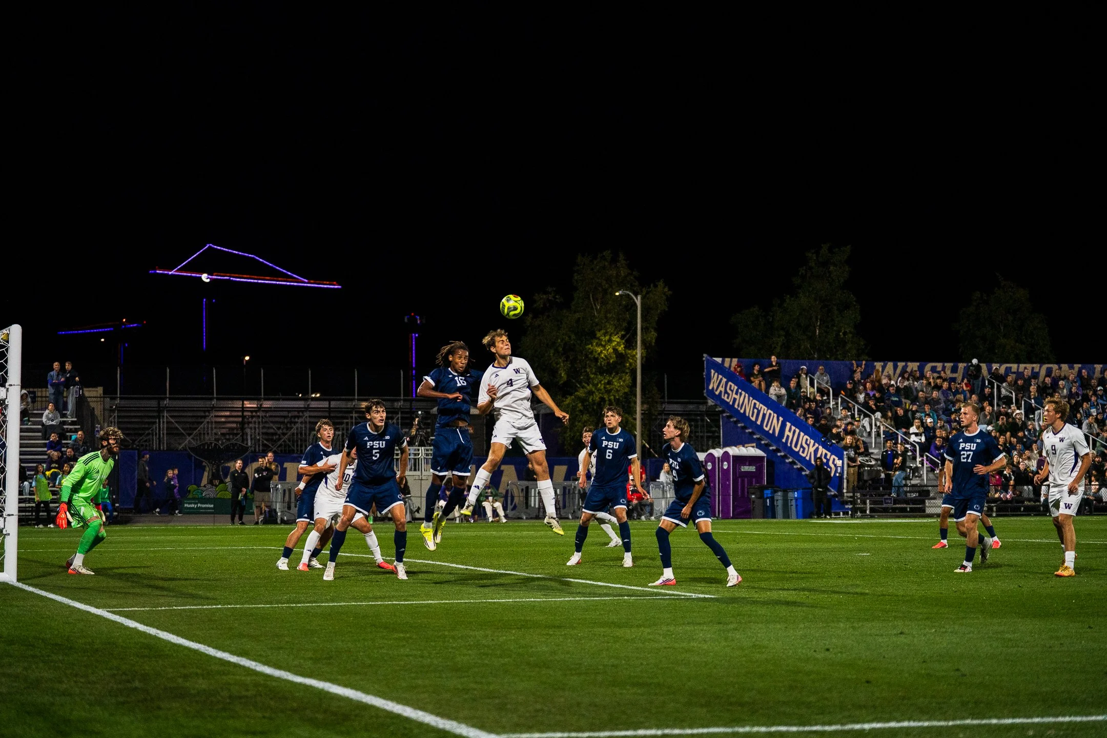mens UW soccer-5.jpg