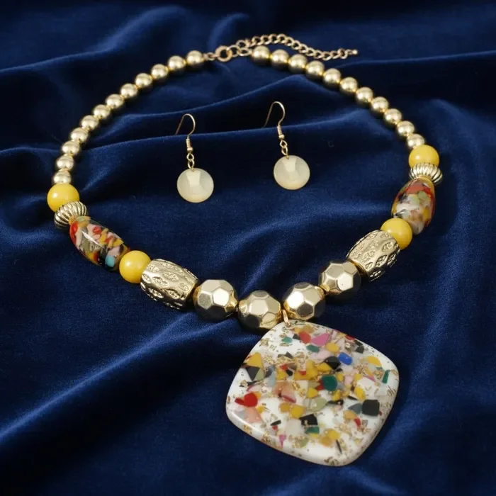 pendant-confetti-resin-yellow-gold-bead-necklace.webp
