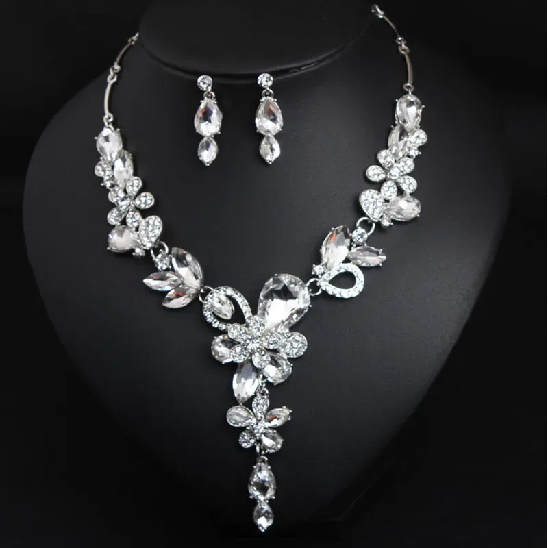 Lady-Flower-Artificial-Gemstones-Artificial-Crystal-Alloy-Wholesale-Necklace-0.webp