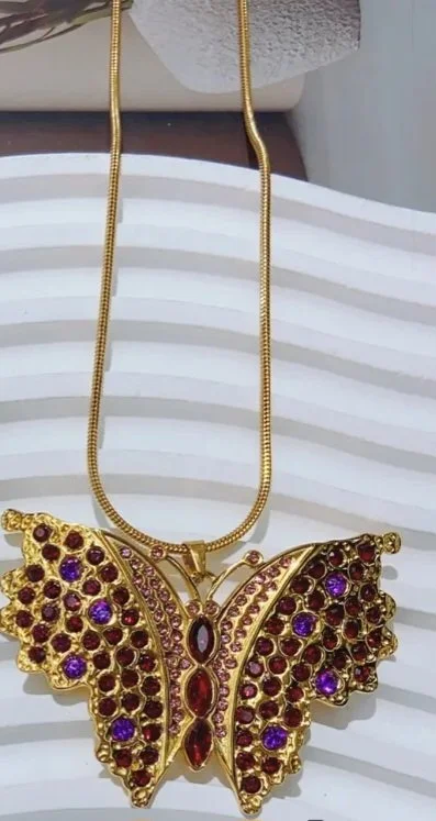 304-Stainless-Steel-Butterfly-Vacuum-Plating-In-Furnace-Zircon-Plated-18K-Real-Gold-Vintage-Style-Luxury-Romantic-Snake-Chain-Lobster-Clasp-Gold-Necklace-1 (1).jpg
