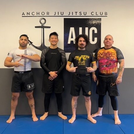 Sunday rolls ♻️ with the bros 🫡⚓️🏴&zwj;☠️#jiujitsu #anchorjiujitsuclub #sunday #trainhard #rollthrough #nogi #grappling #submission #socal #cityofchino #zenith #epicrollbjj @jeffgloverbjj #rashguards #jiujitsuforlife #vov