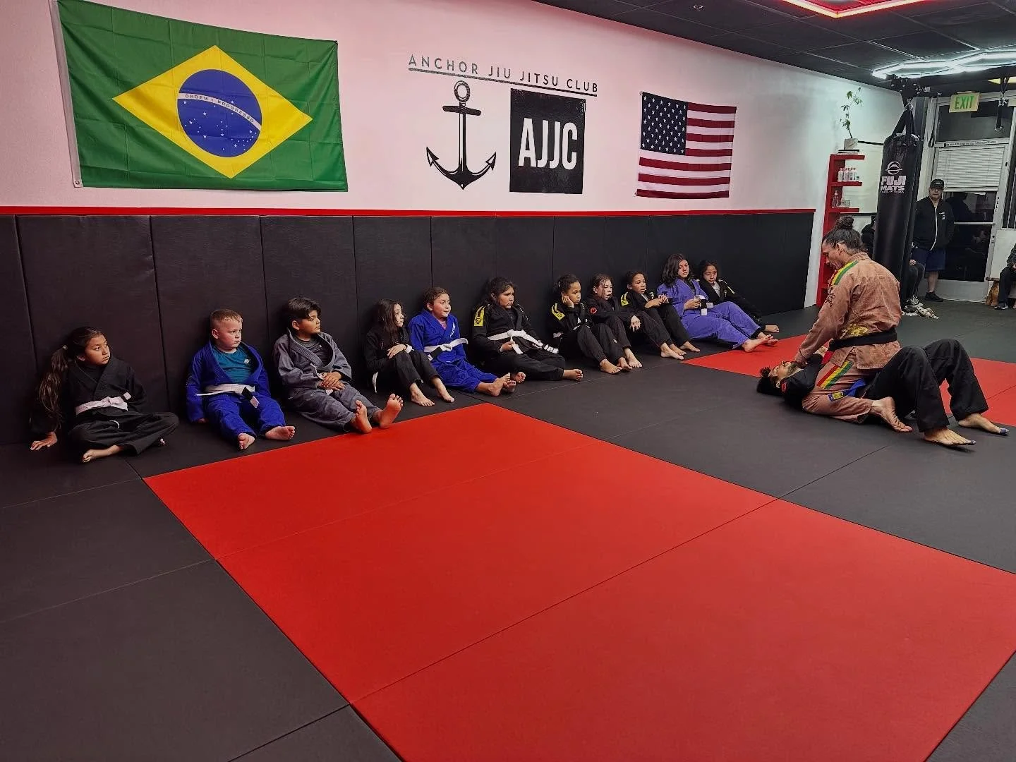 Thursday nights training in the Gi with 7-12 year olds 6:00pm starting the year off right 🫡⚓️🏴&zwj;☠️ #jiujitsu #kids #gi #focused #attention #motivation #2026 #zenith #chino #california #nothingfancy #fundamentals