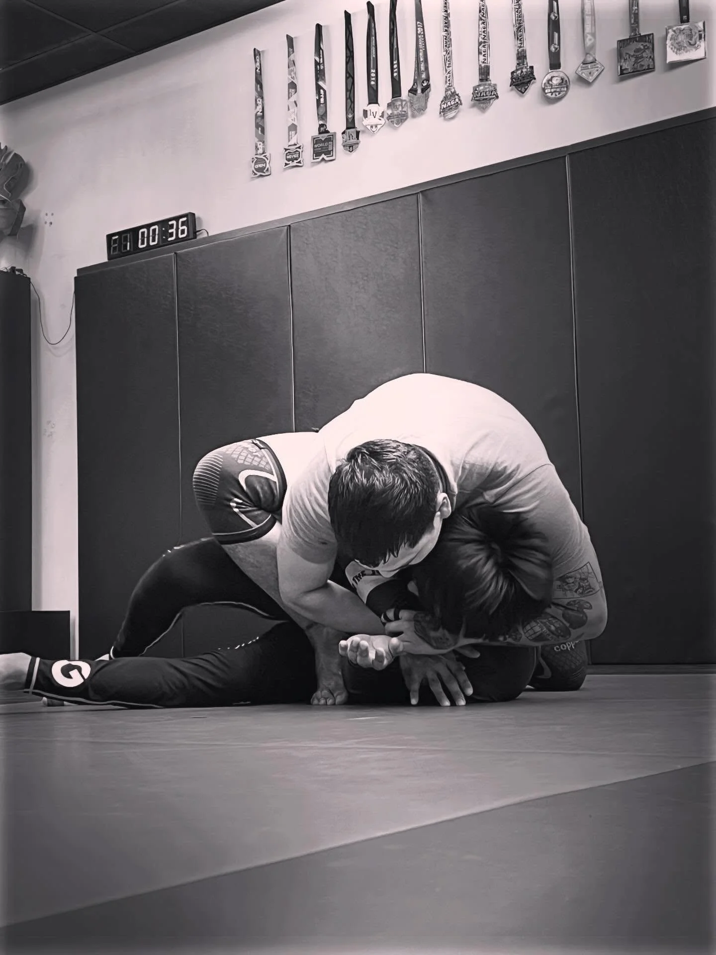 Always nice to see the technique of the week demonstrated in live situations join us every Wednesday night @ 7:15pm nogi  #nogi #practice #train #drill #giftwrap  The BJJ gift wrap is a dominant control position where one of the opponent&rsquo;s arms