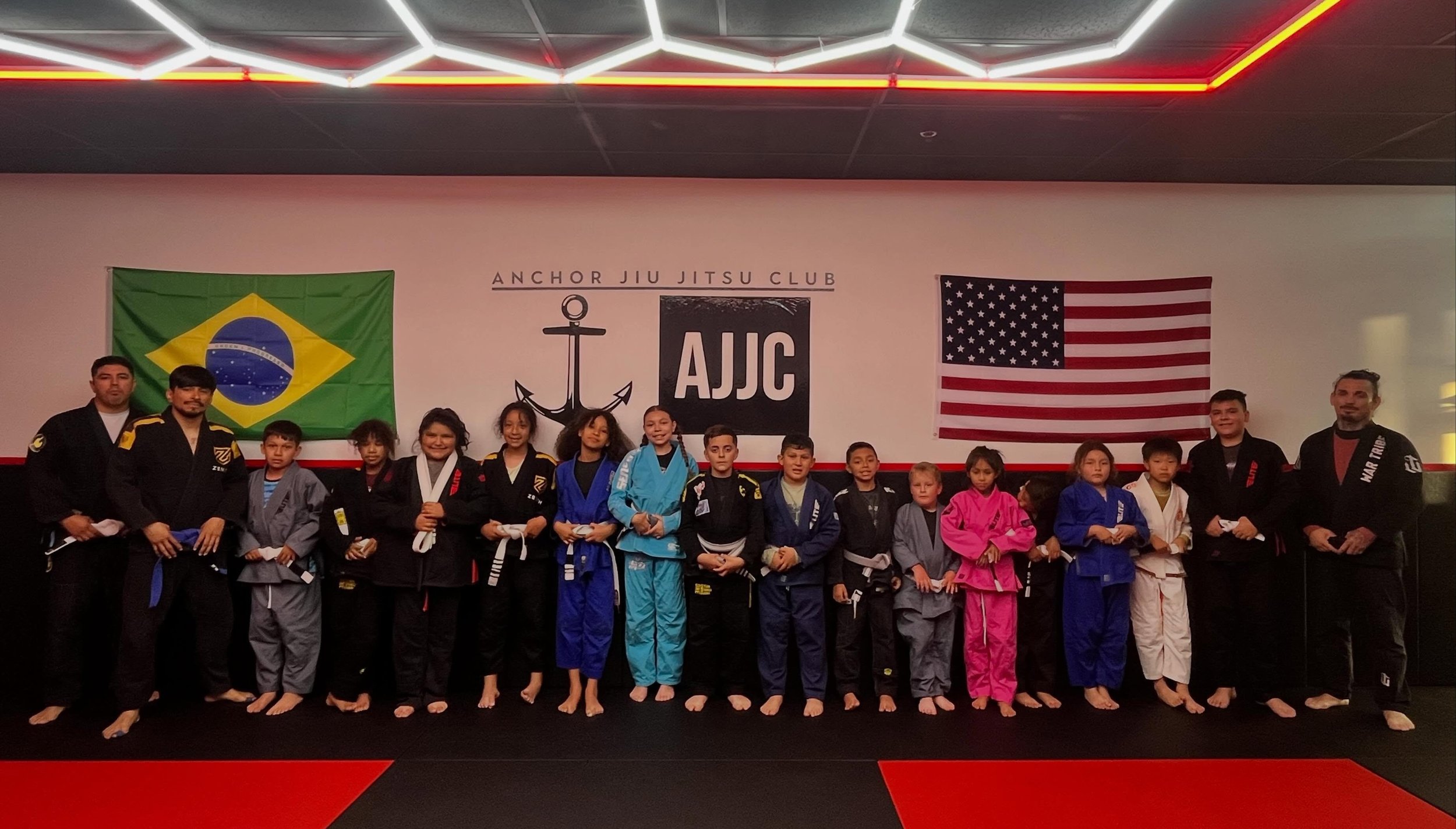 Another great Thursday with a great group of kids classes start at 6:00 pm-Monday-Tuesday-Wednesday-Thursday with Judo on Saturday morning @ 9:30am sign up today kids 7-13 year olds ⚓️🫡 #kids #keepitsimple #balance #fun #jiujitsu  zenith bjj