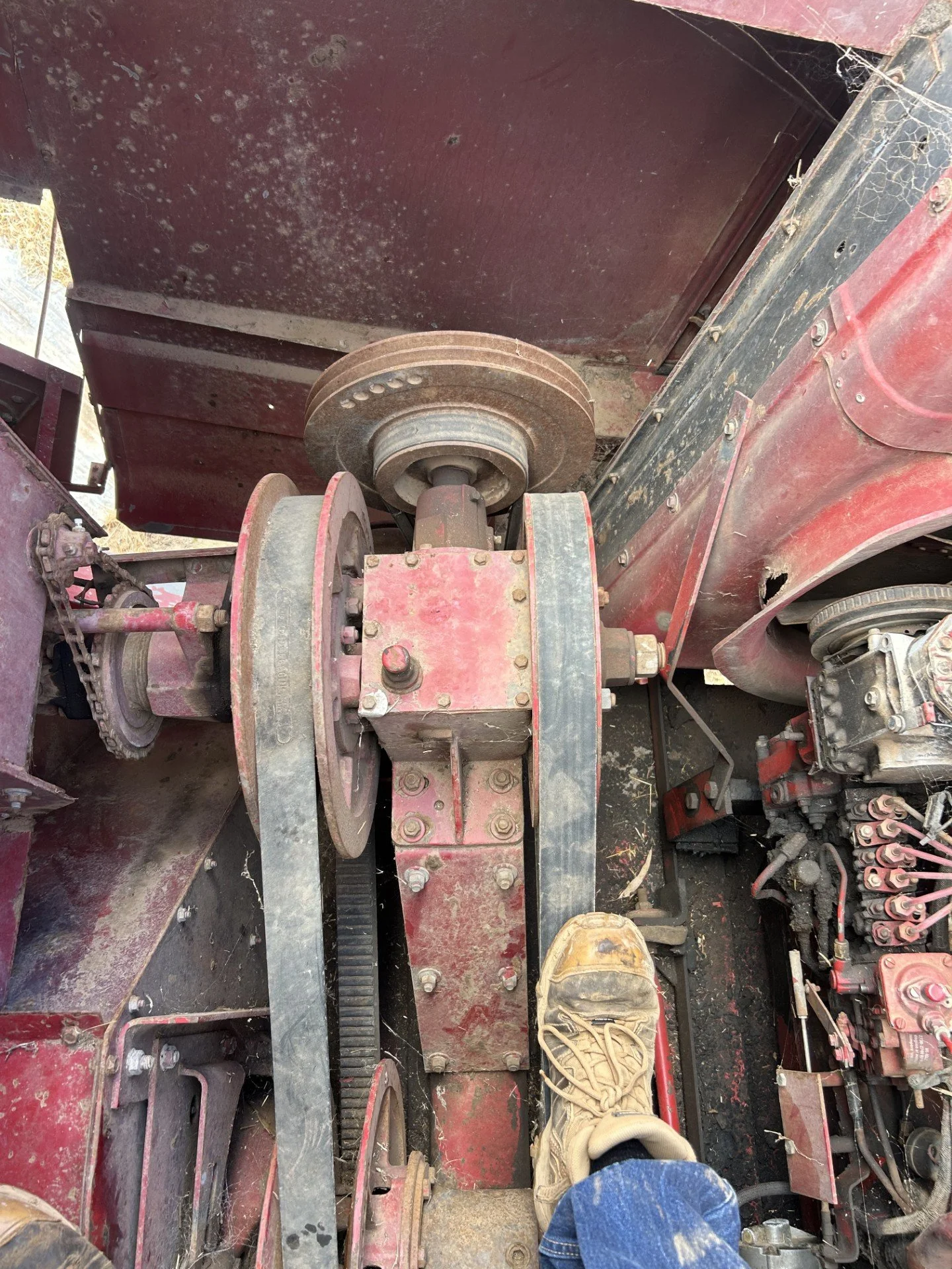 1680 CHOPPER AND DRIVE GEAR BOX $1500 (2).jpg