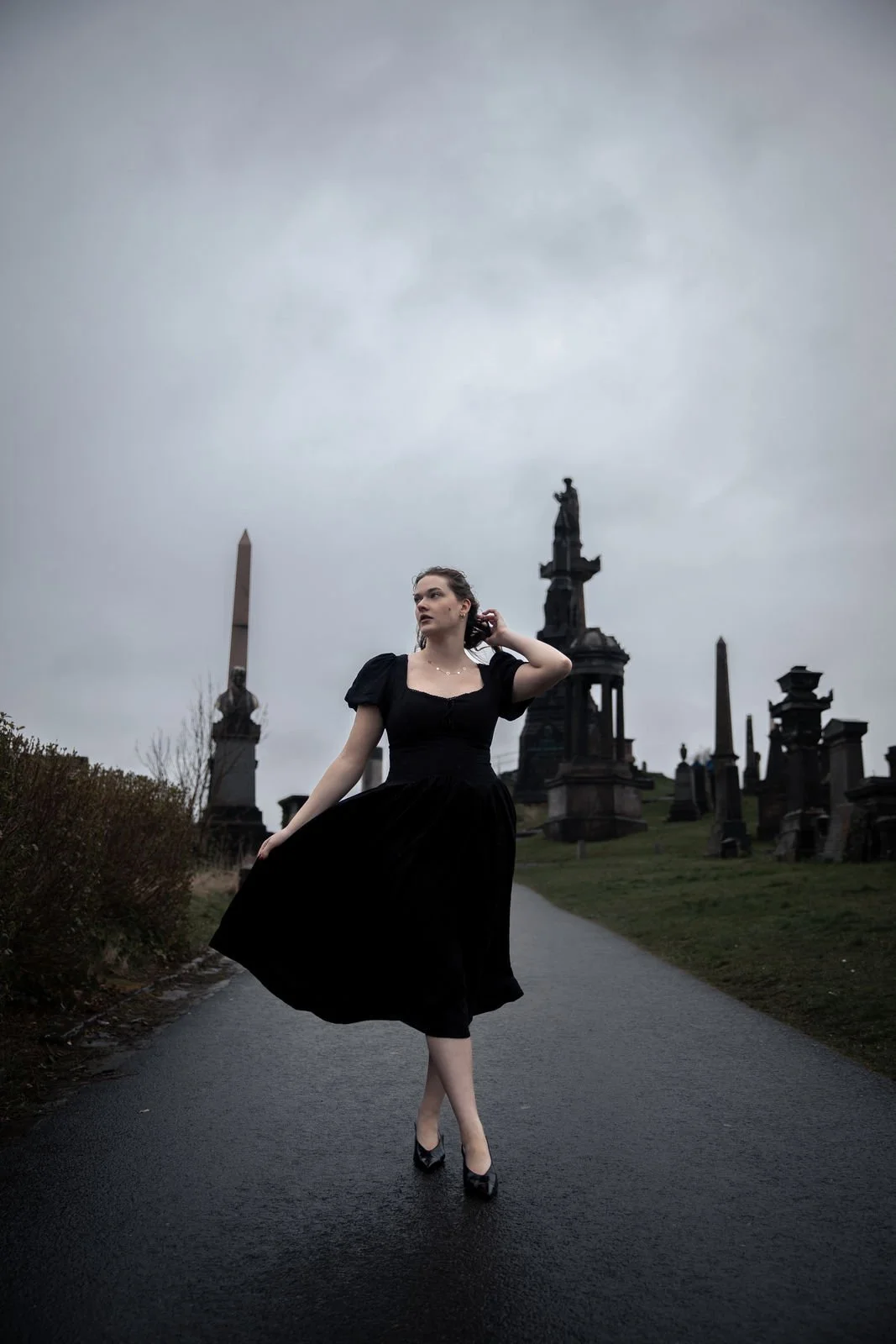 Anna Lea in Glasgow City Necropolis (Photo via Danni Arndt)