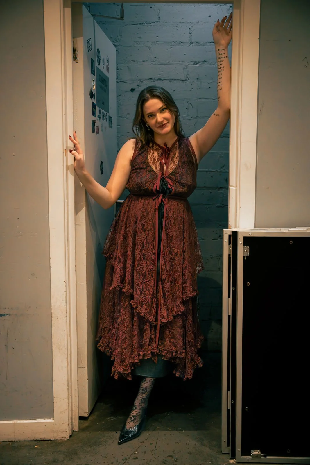 Anna Lea in the Greenroom at Brixton Jamm in London (Pre-show promo photo via Danni Arndt)