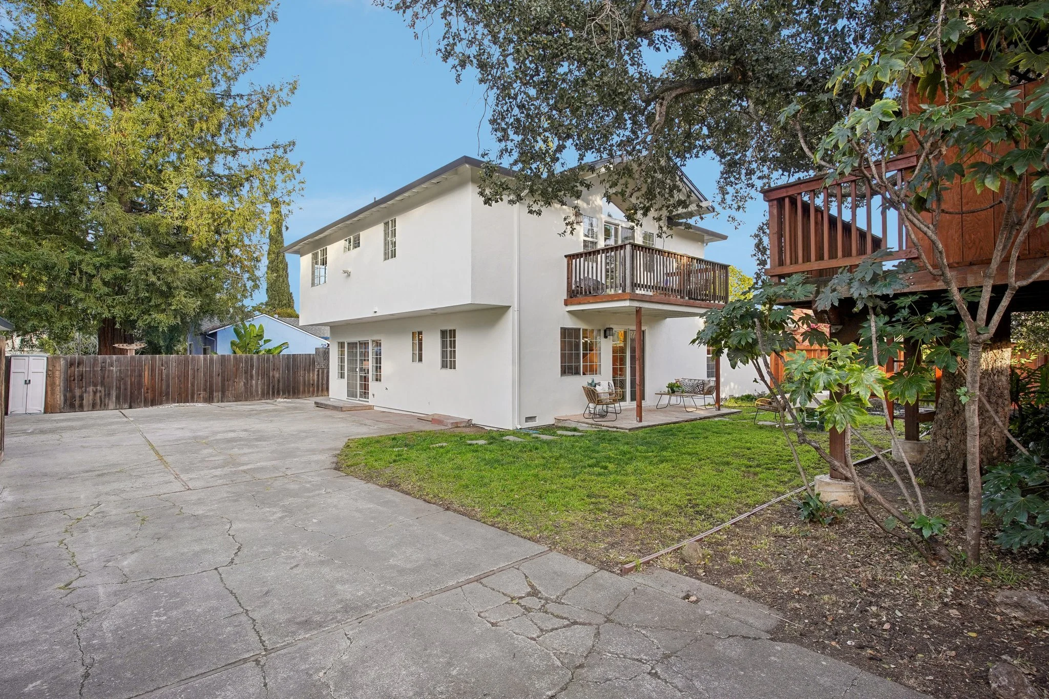 55-web-or-mls-Hampton Ave-055.jpg